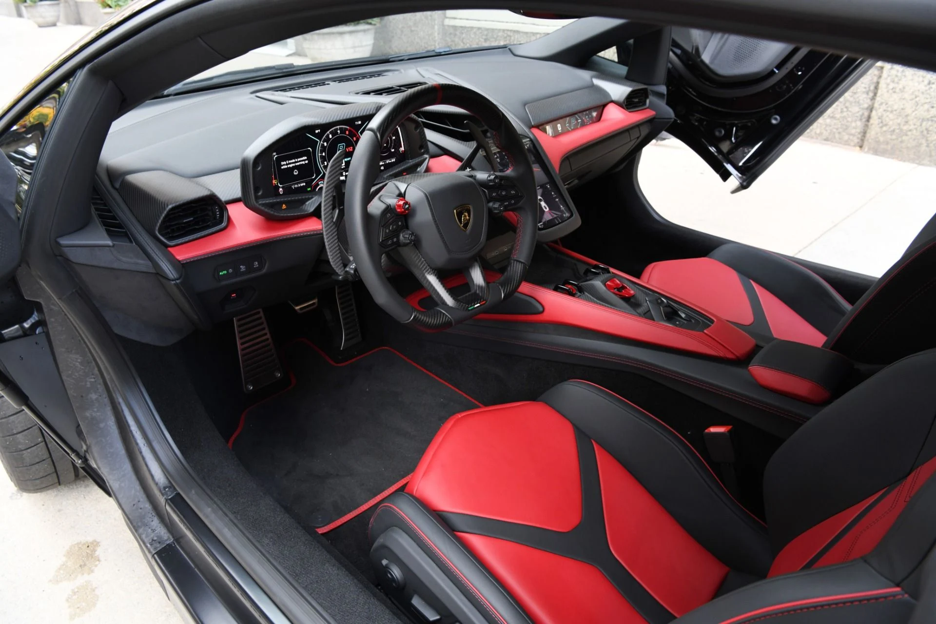 mph010_2221214562_Used_2024_Lamborghini_Revuelto_1730140435_ee7ae65ca0