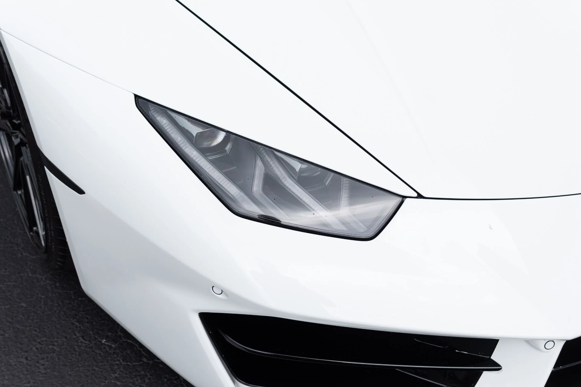 mph010_2224692487_Used_2016_Lamborghini_Huracan_LP_580_2_1778629872_52c4bb5abf