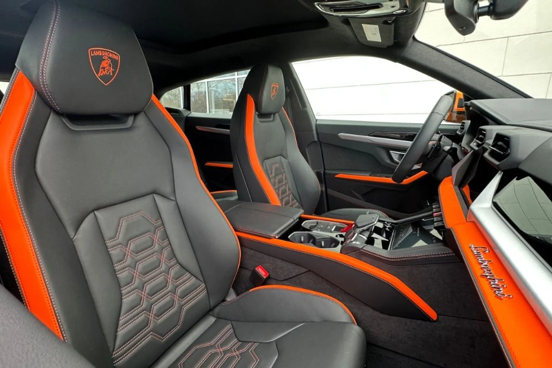 mph010_2228400812_New_2026_Lamborghini_Urus_SE_1776108765_33e9954aa1