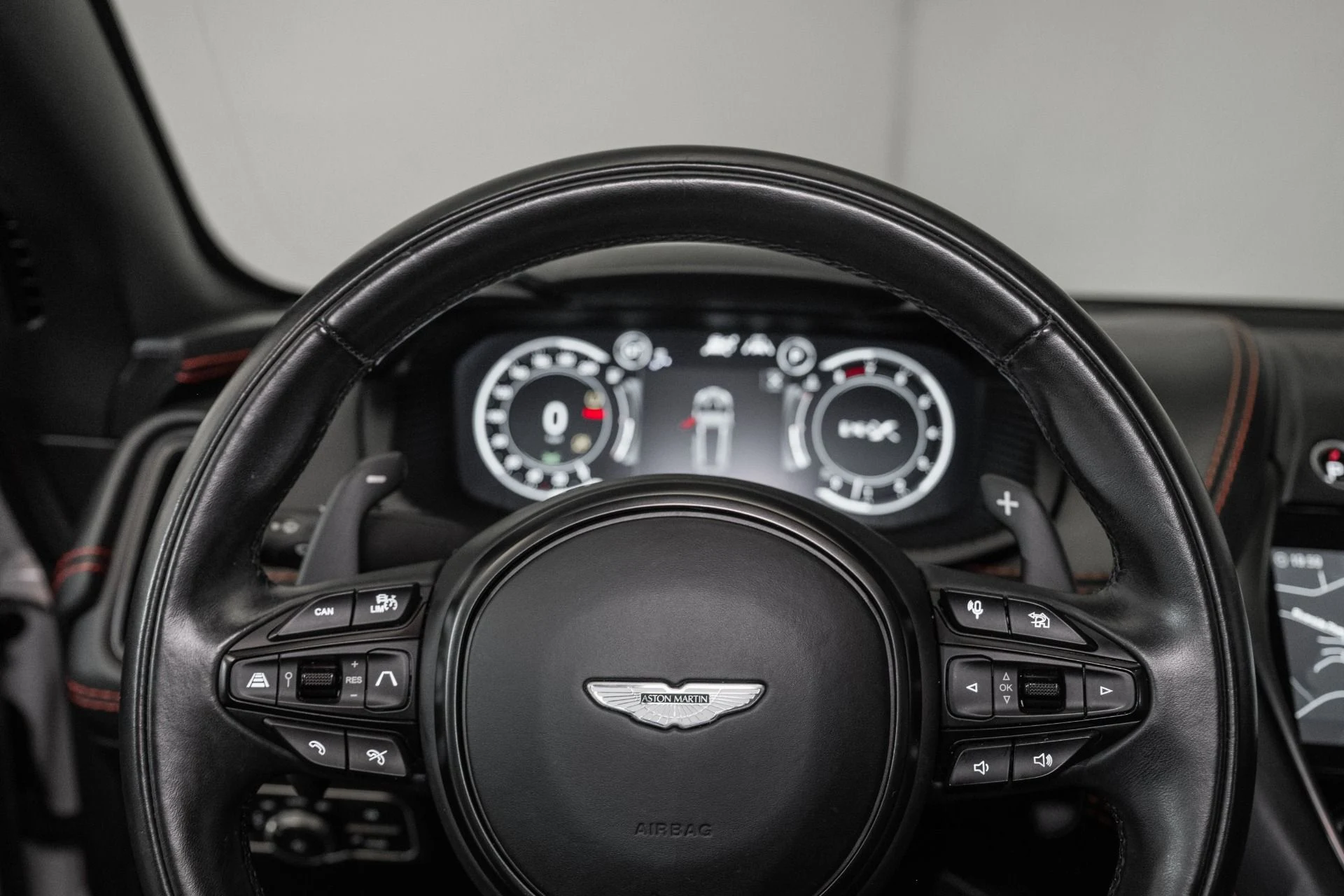 mph010_2231844115_Used_2023_Aston_Martin_DBX_1759420247_ce1d0cc72f