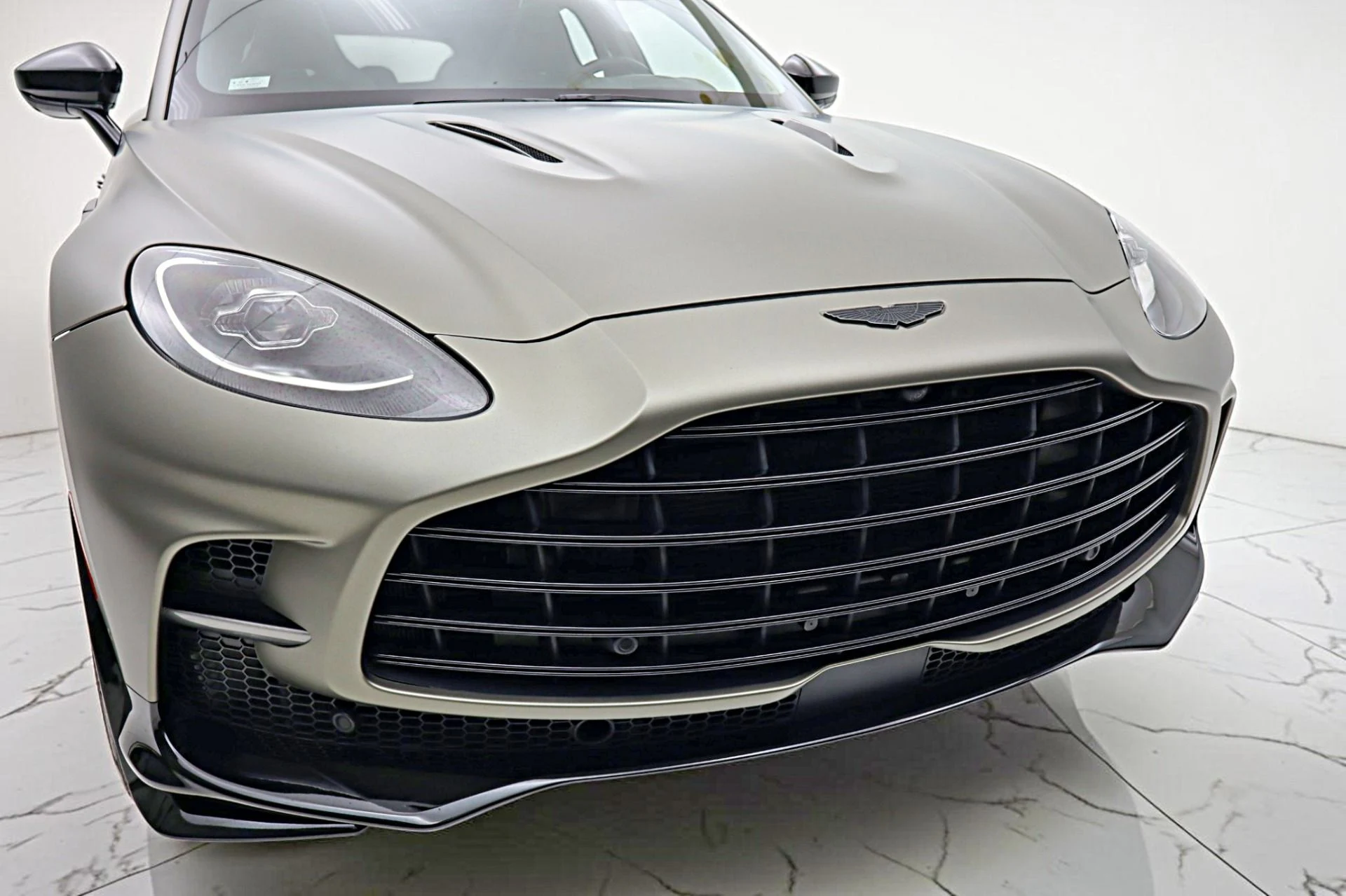 mph010_2236125075_Used_2023_Aston_Martin_DBX_707_29f5c5ac12