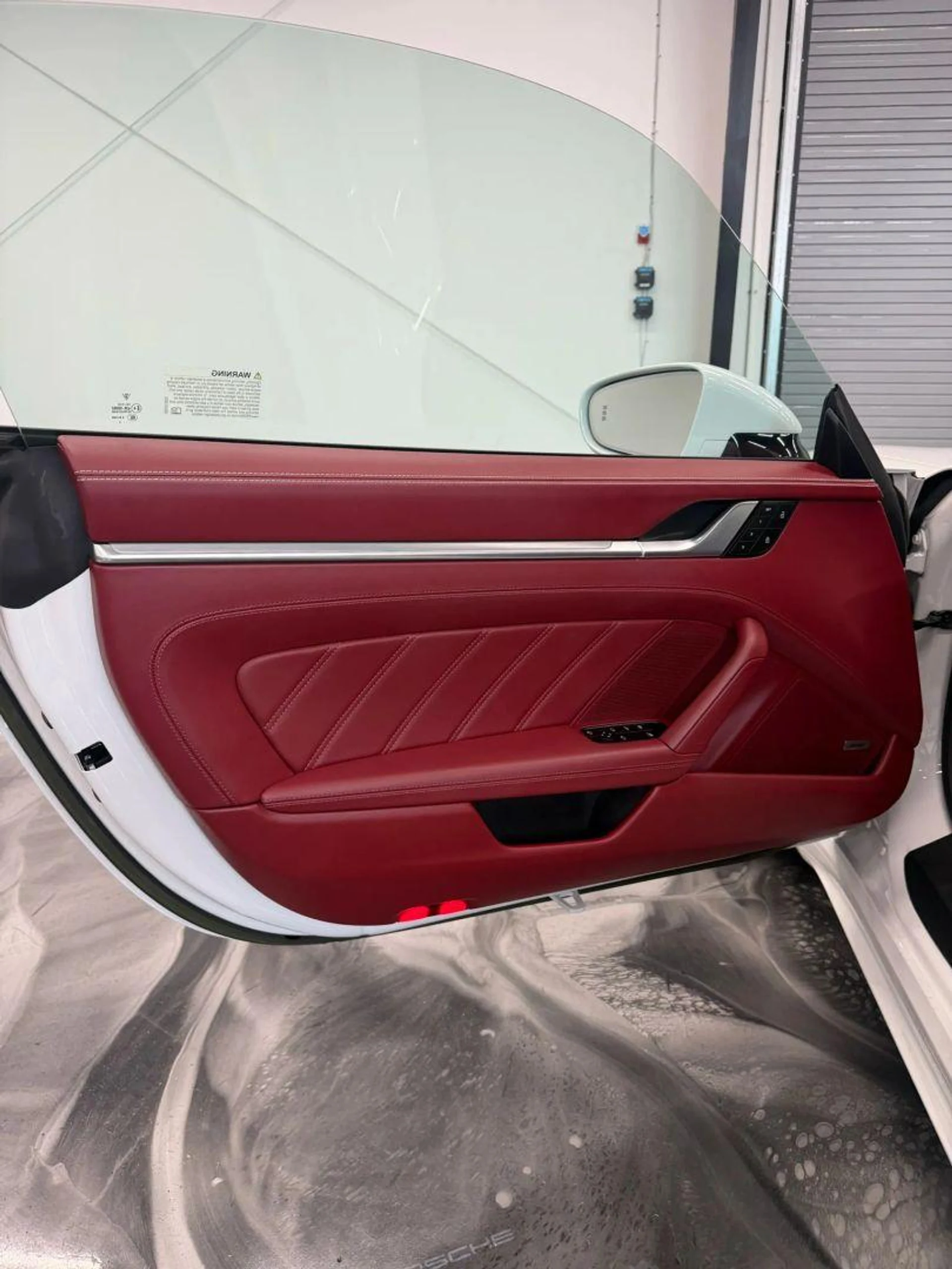 mph010_2246925424_Used_2022_Porsche_911_Carrera_Cabriolet_2_D_1786495186_0887a5f32c