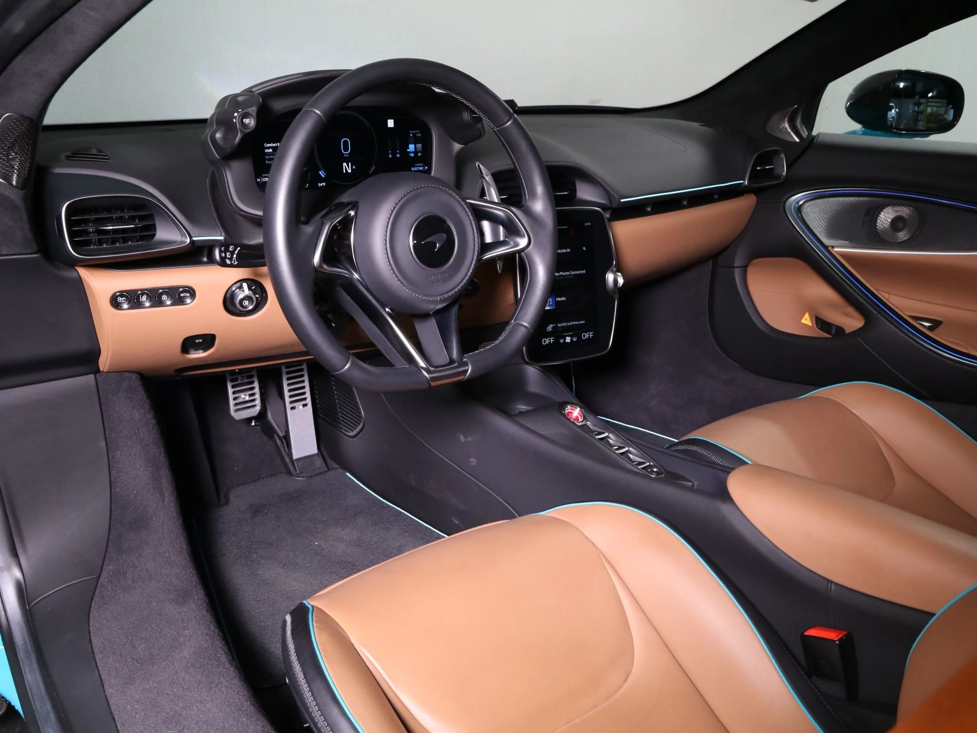 mph010_2259411567_Used_2023_Mc_Laren_Artura_Tech_Lux_1738211933_069f32c28d