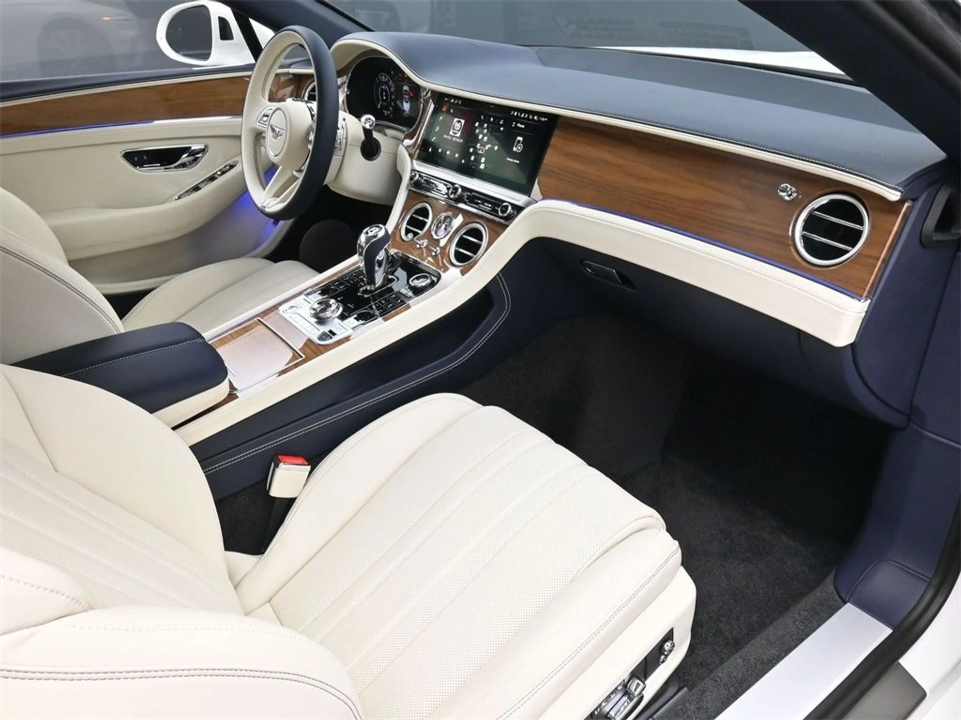 mph010_2265378033_a039e3e444a0a7632b39b351fccd0c78x_61516e7273