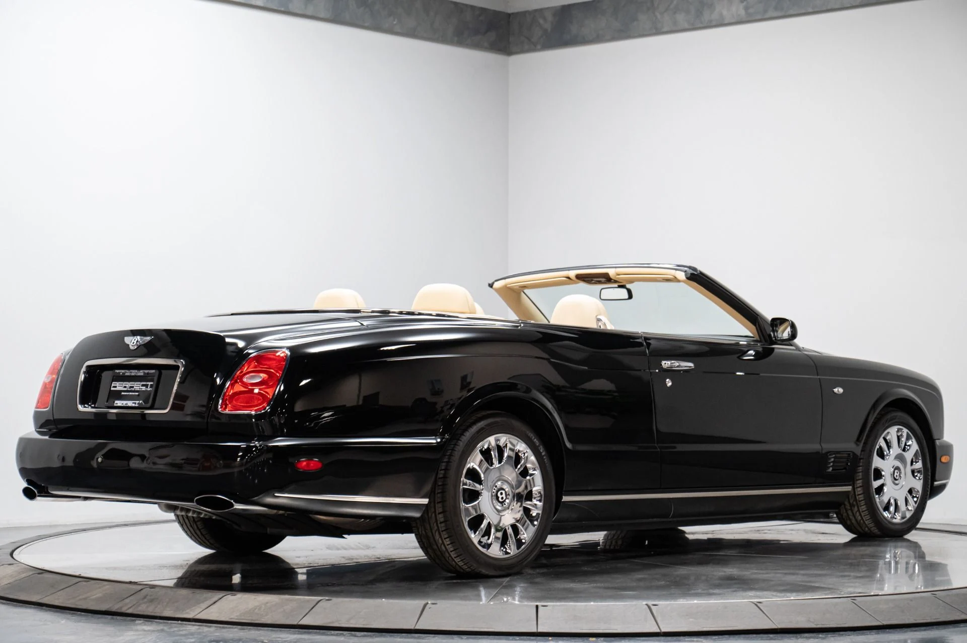 mph010_2279235623_Used_2007_Bentley_Azure_1753214683_79fa258e16