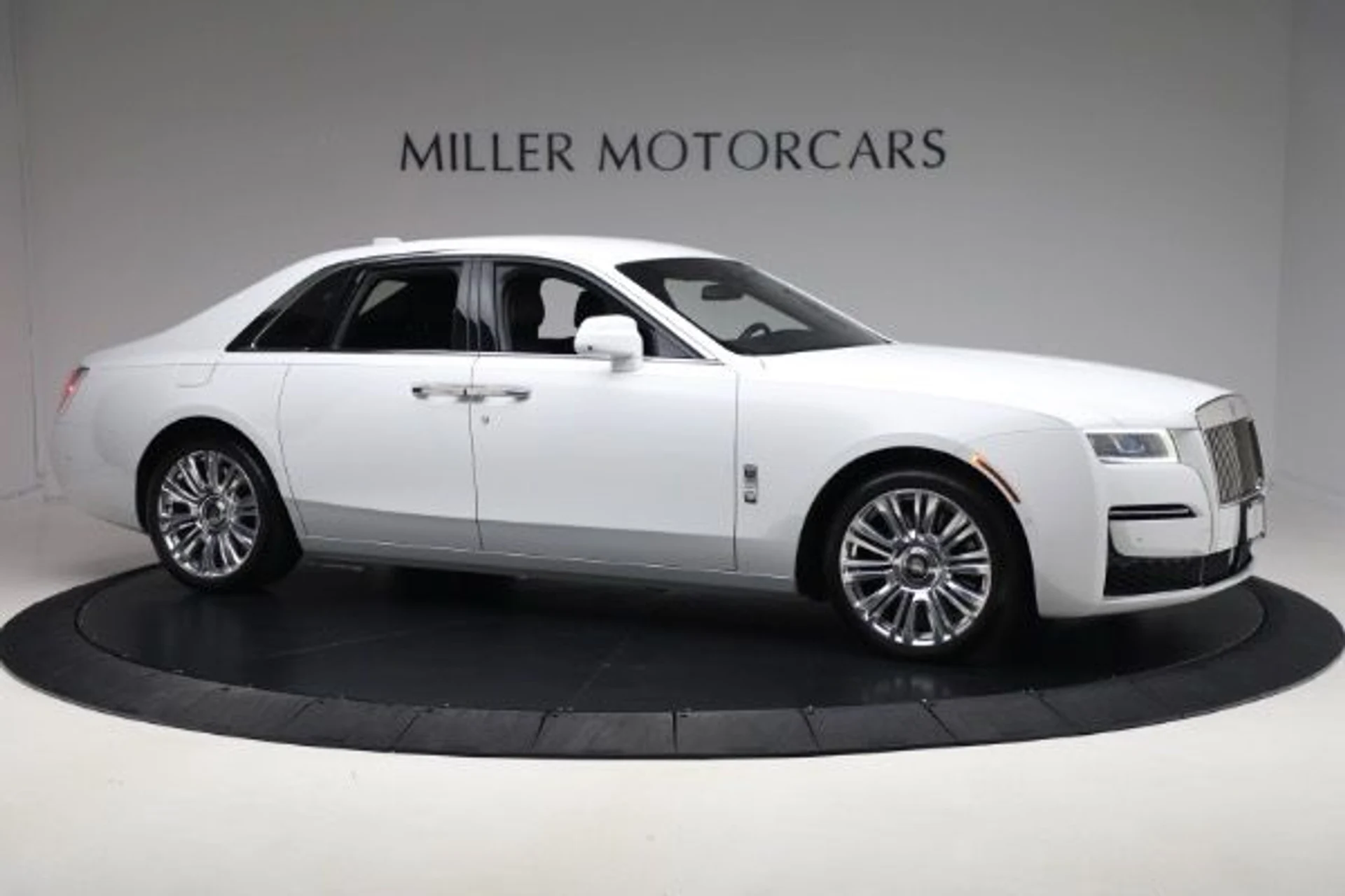mph010_2280201303_Used_2021_Rolls_Royce_Ghost_3b89118de9