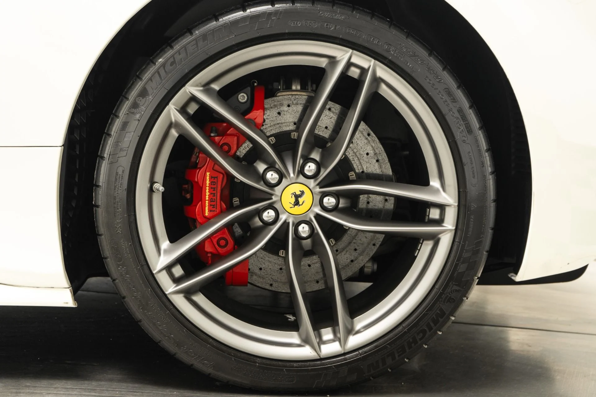 mph010_2285530103_Used_2017_Ferrari_488_Spider_1761946233_5016fb8a0e