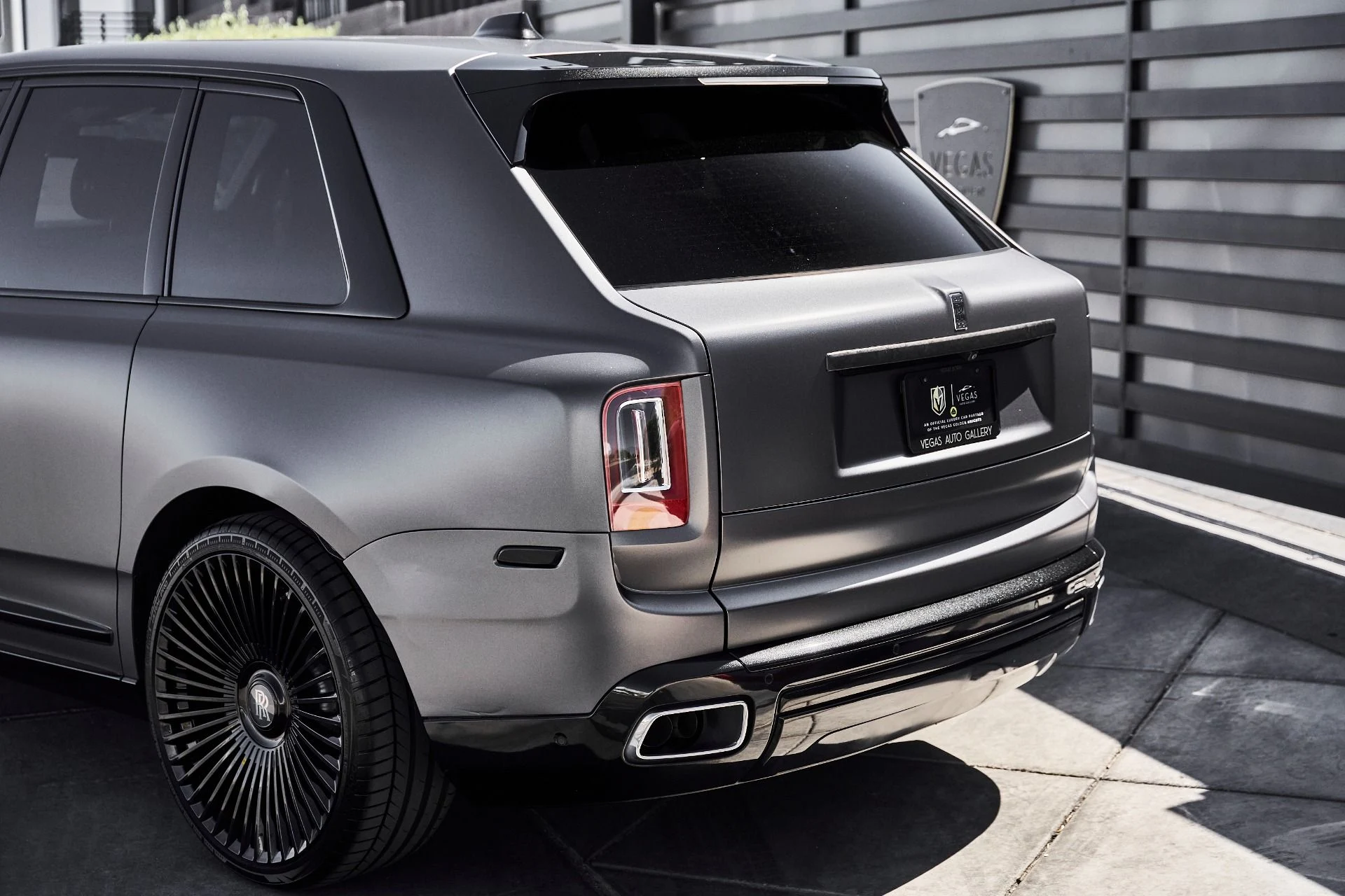 mph010_2289588898_Used_2020_Rolls_Royce_Cullinan_Base_1780083325_5008ade593