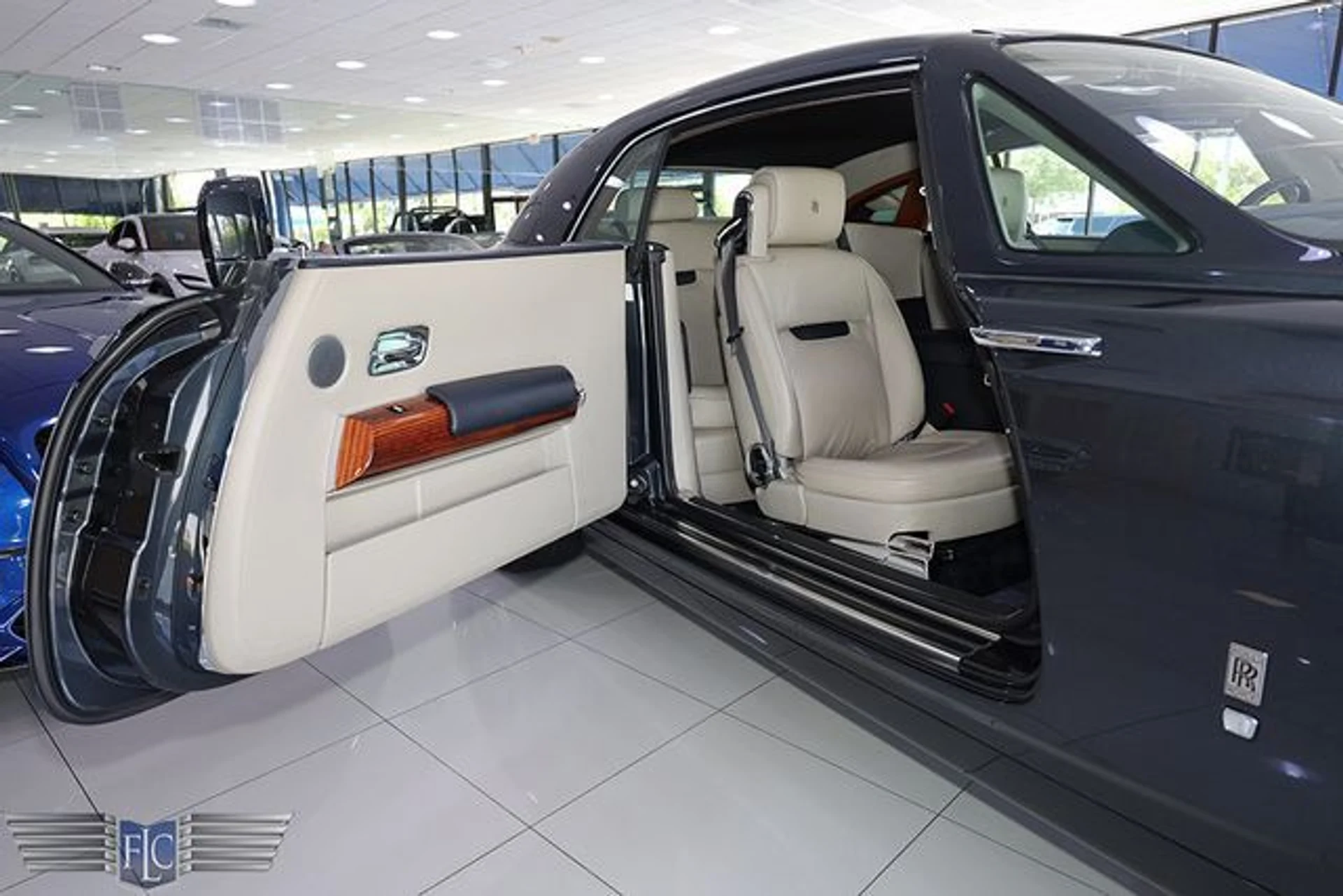 mph010_2290349788_used_2009_rolls_royce_phantom_coupe_2drcoupe_6305_23064698_15_640_8f4335b4c8