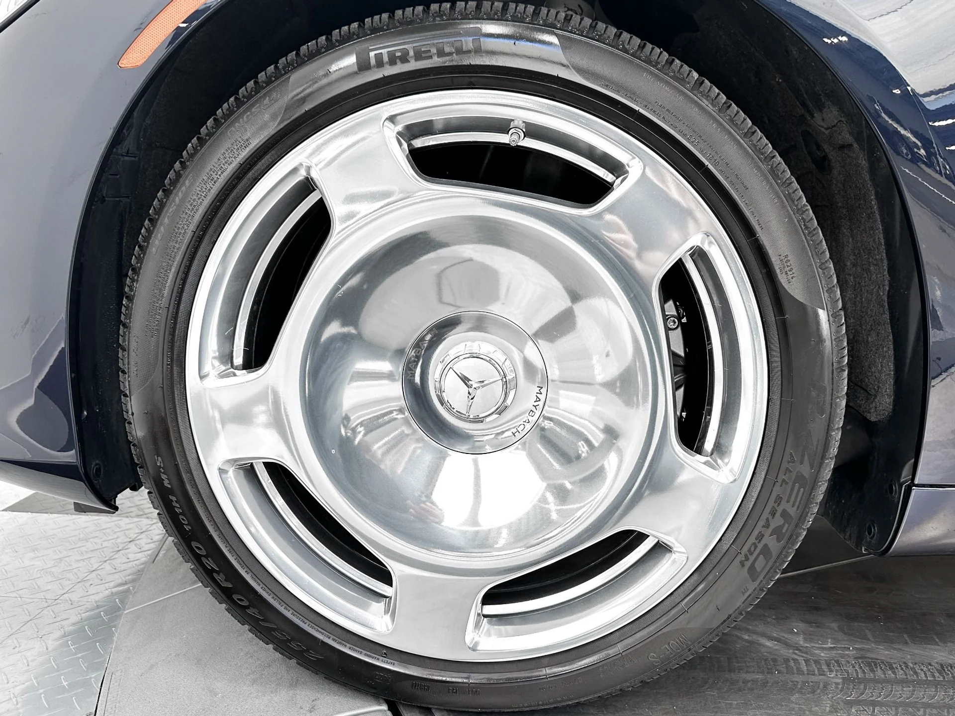 mph010_2302427804_Used_2024_Mercedes_Benz_Mercedes_Maybach_S_680_4_MATIC_AMG_V12_Factory_Two_Tone_Executive_Rear_Seats_1772055459_a56acc0d87