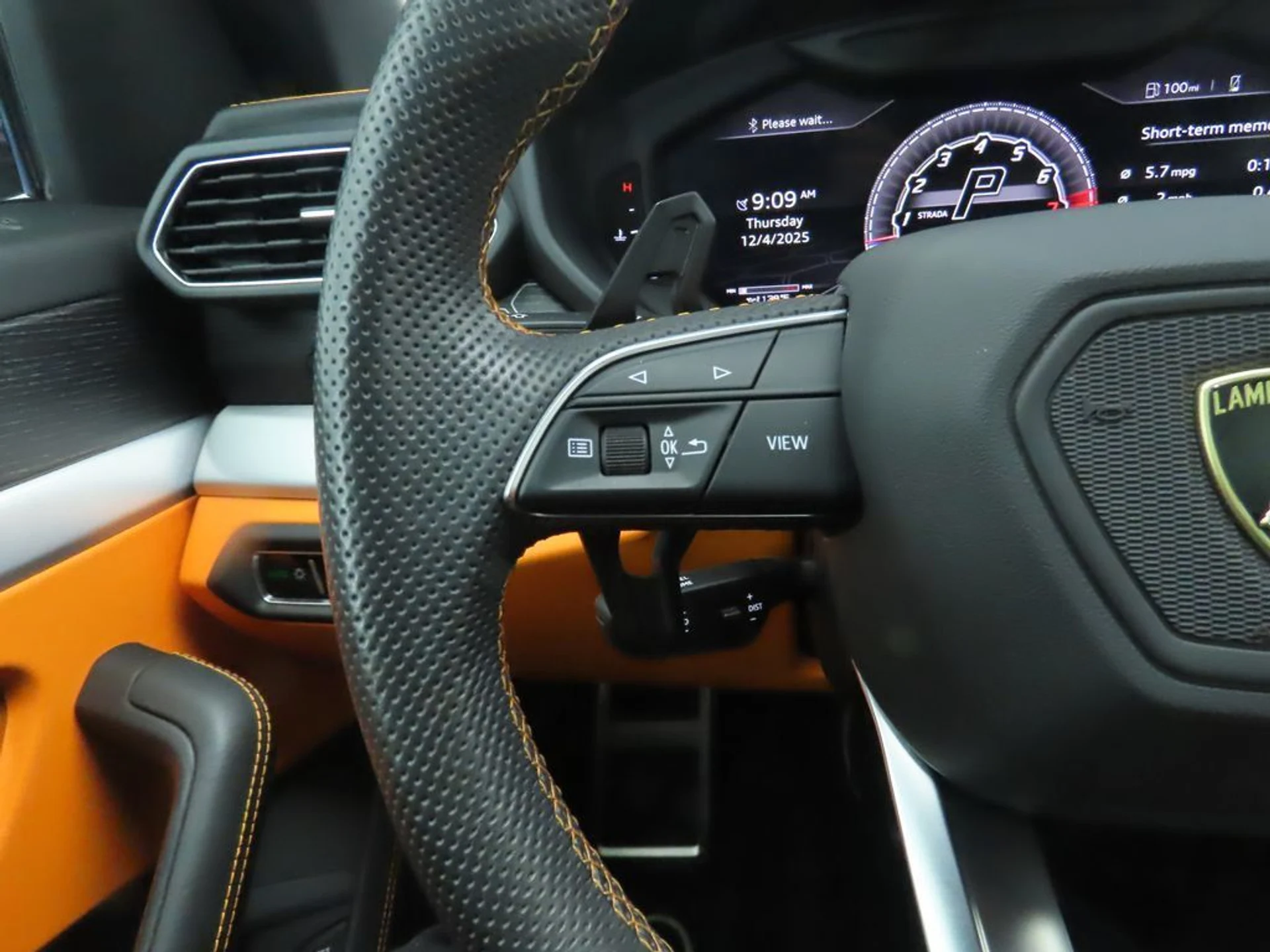 mph010_2308207229_used_2020_lamborghini_urus_awd_8119_22948232_11_1024_e181ab3587