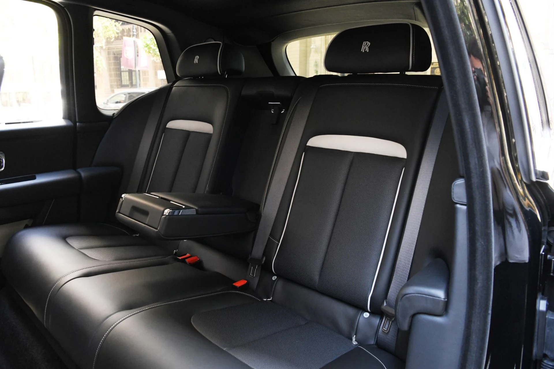 mph010_2309269063_11731_p12_l_1e17838d95