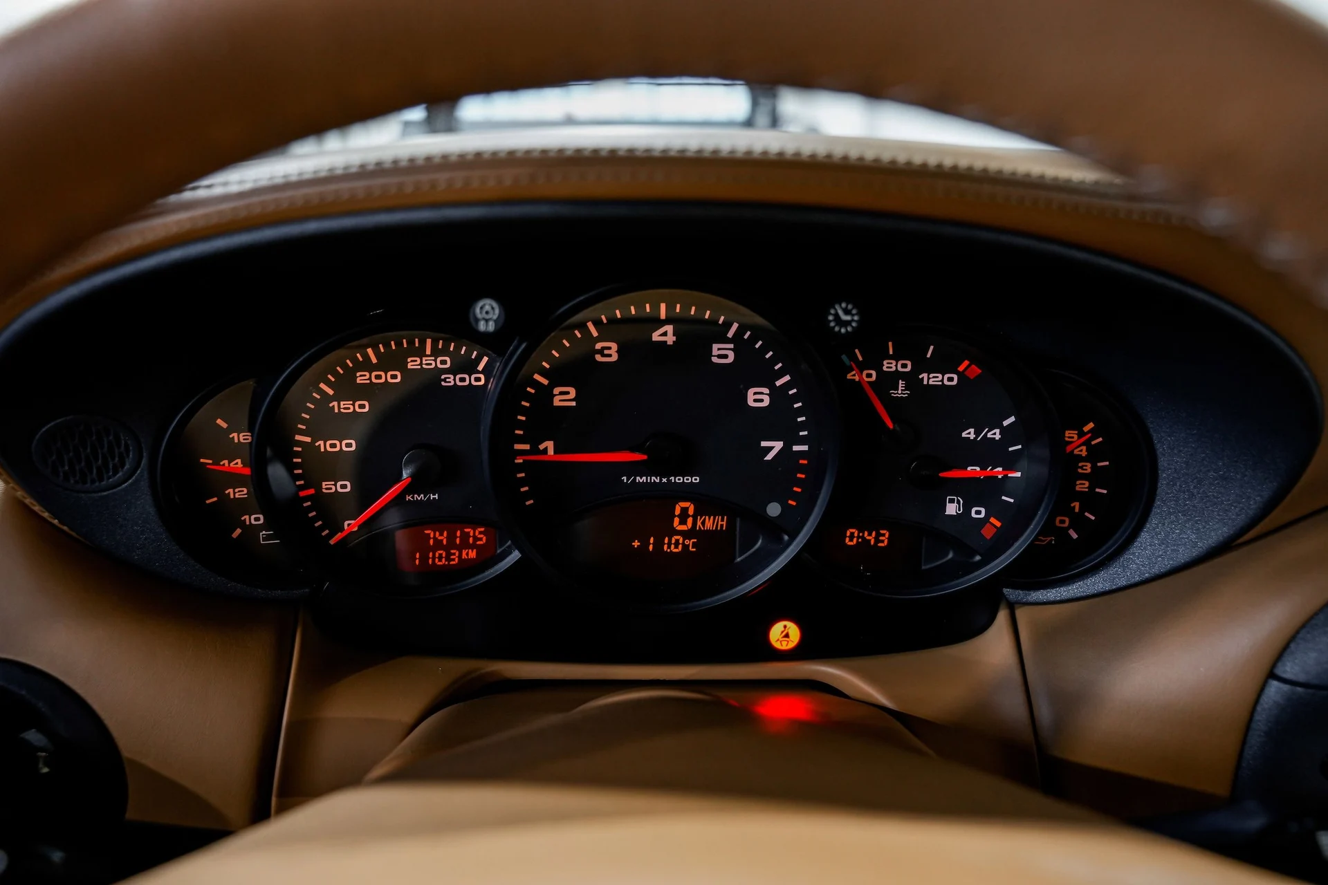 mph010_2313516067_30aa0c494220d4f856832f95b2aa6d04x_6575c42aae