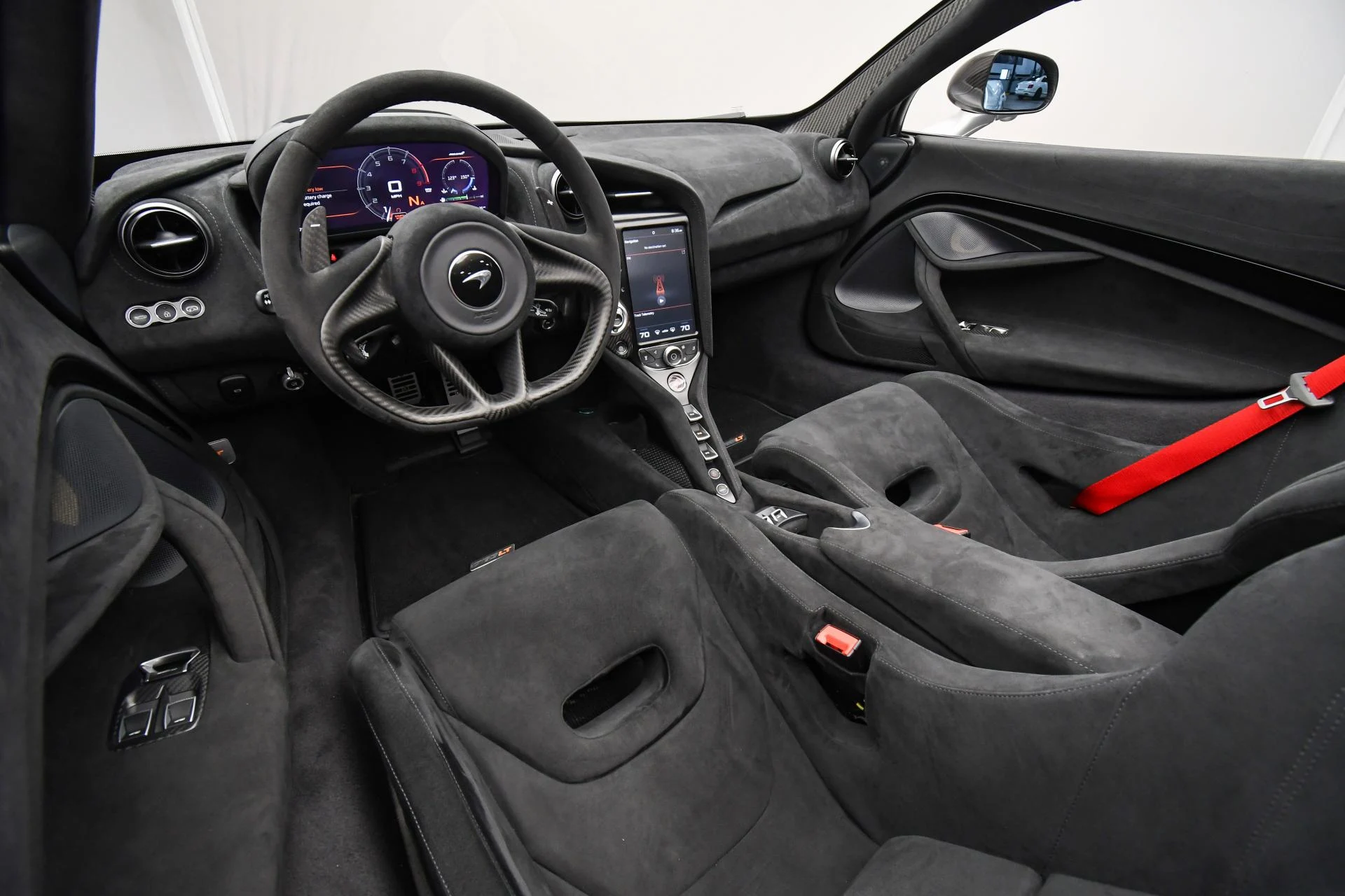 mph010_2316706054_Used_2022_Mc_Laren_765_LT_1755763708_0aa4de870c