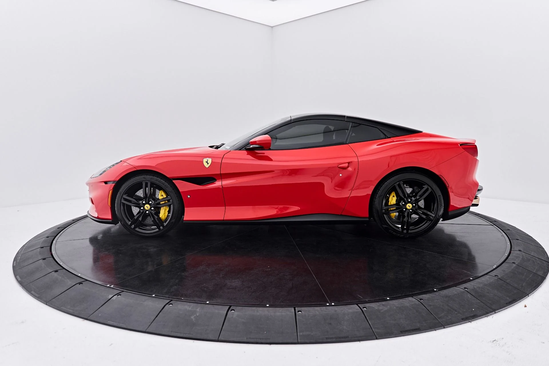 mph010_2318262988_Used_2022_Ferrari_Portofino_M_Base_1790300092_d70fc374cd