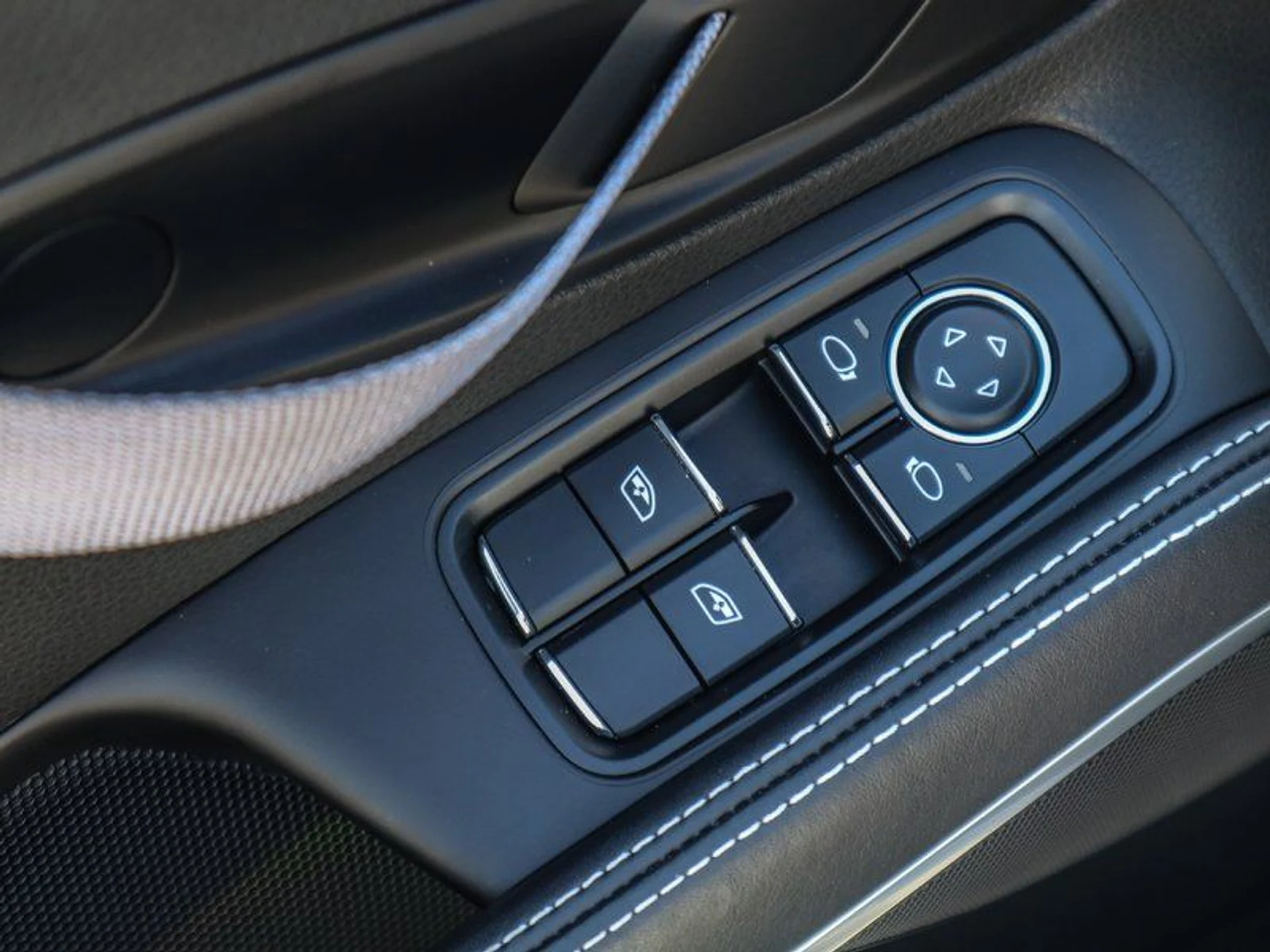 mph010_2320176785_39102296_00926_e9d650c1c55cc54829442a2e420b20a0_b4cf93838d