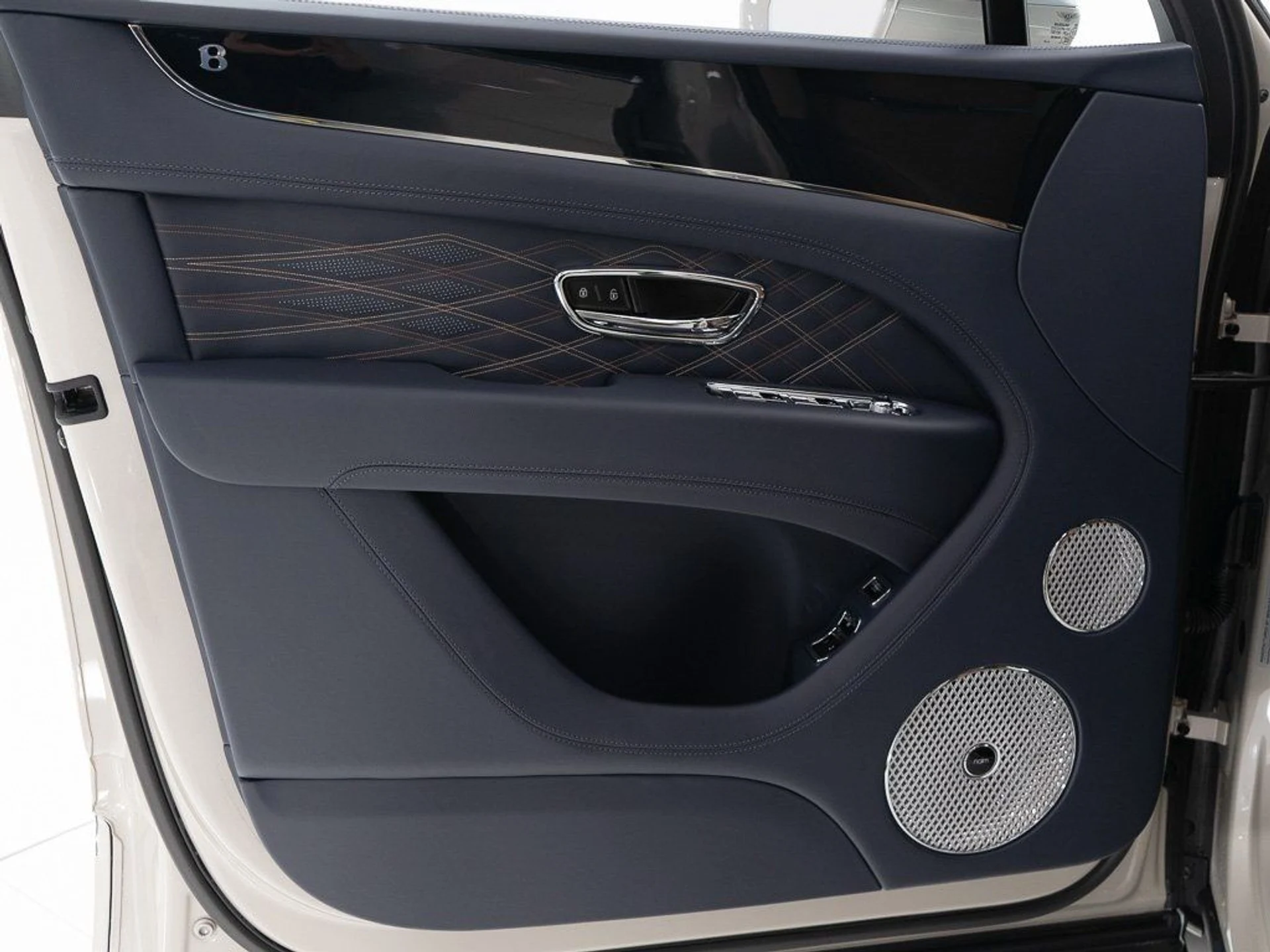 mph010_2322230382_98d52fe1e288639af0560775a913d180_eab92b8d2a