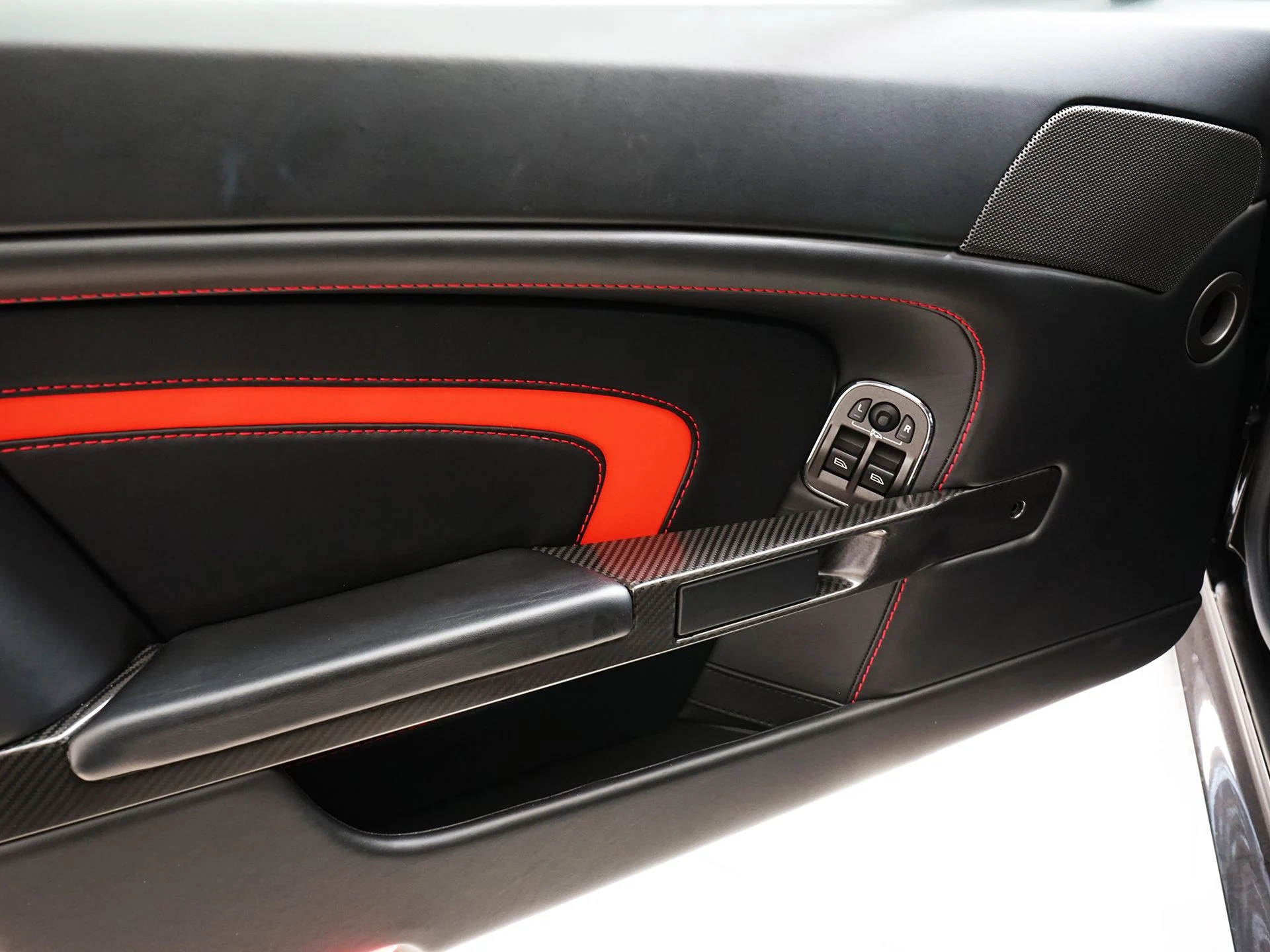 mph010_2328357147_841523e50d8cfe601ef63fa6b727eafbx_5969b8b575