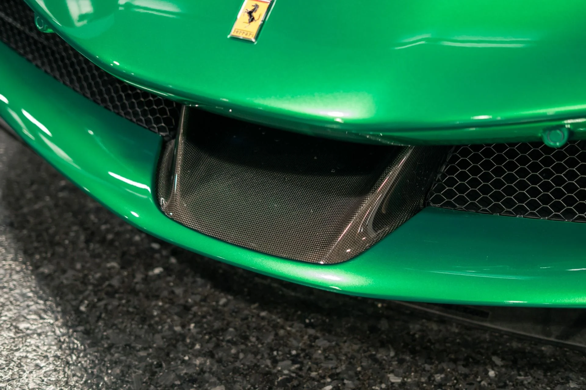 mph010_2329417647_Used_2024_Ferrari_SF_90_Spider_Extra_Campionario_Green_Jewel_711842_MSRP_1784910899_ddceb39bea