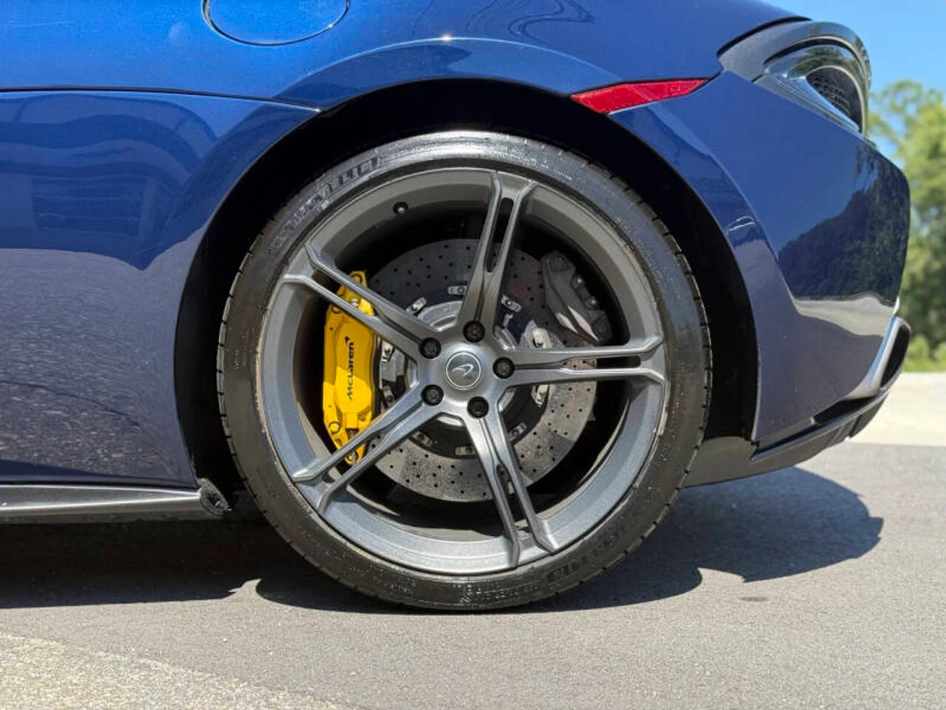 mph010_2334506754_2016_mclaren_570s_base_2dr_coupe_f67fa689f2