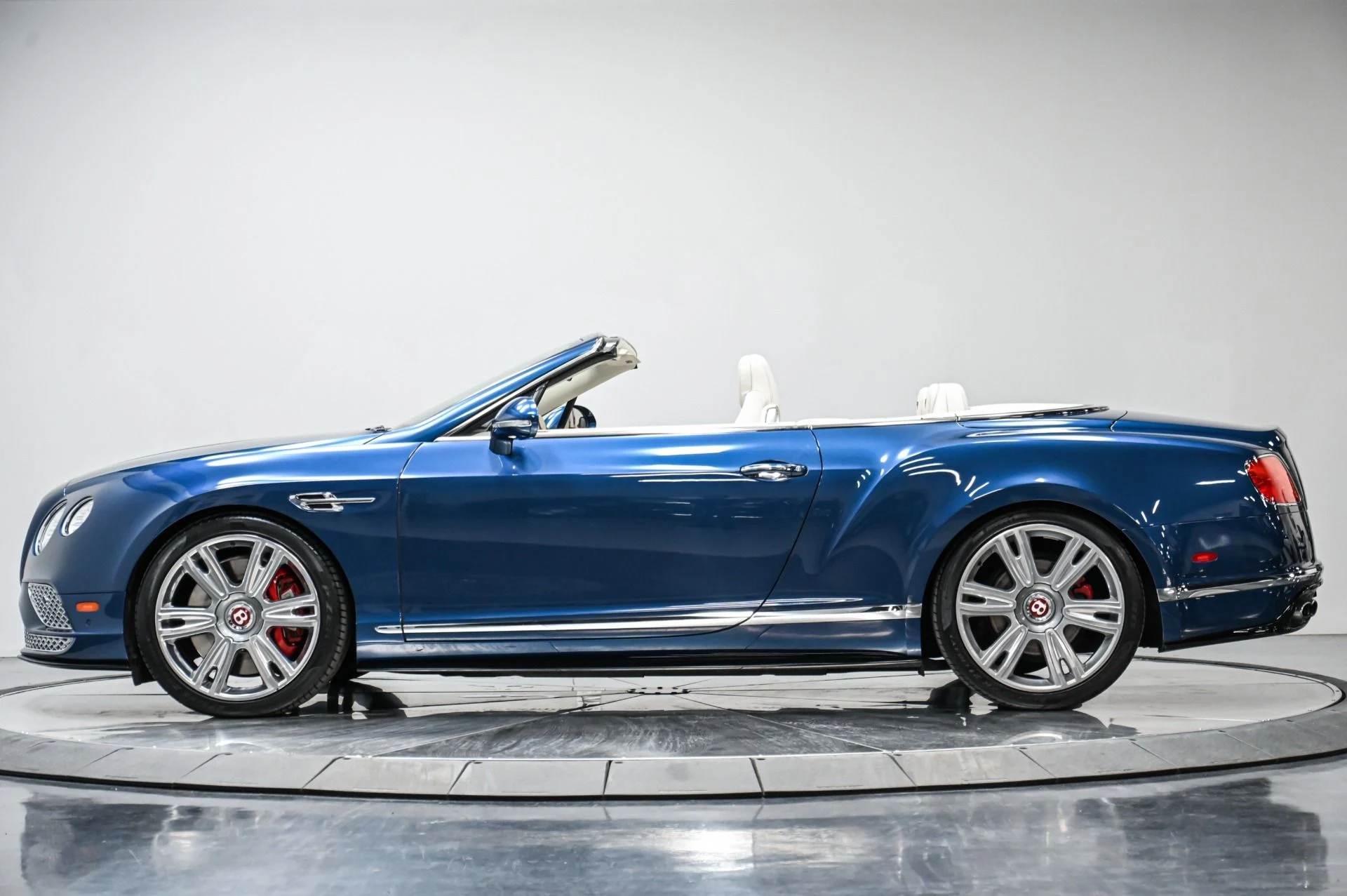 mph010_233800969_Used_2017_Bentley_Continental_GT_V8_S_1769036560_3710bcaa34