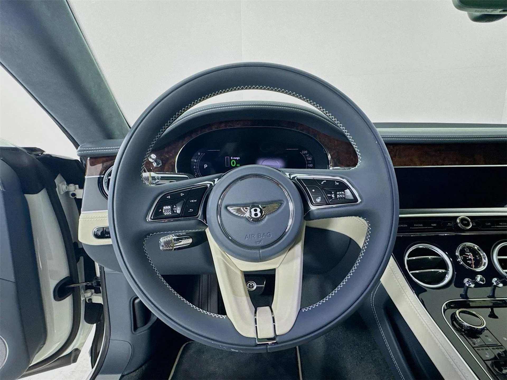 mph010_2342063136_0f3027e0794d3526193627d68d7f7cfex_600a77acdd