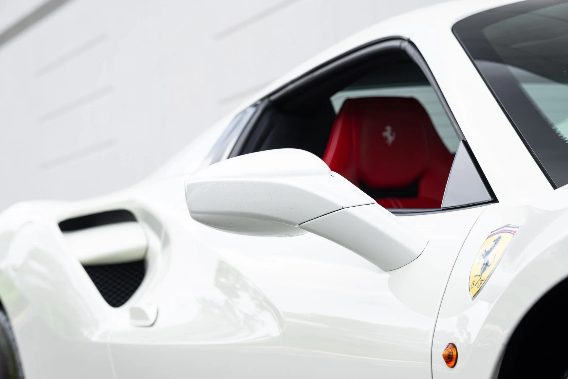 mph010_2342567819_Used_2018_Ferrari_488_Spider_1779900992_fd08b3ff99
