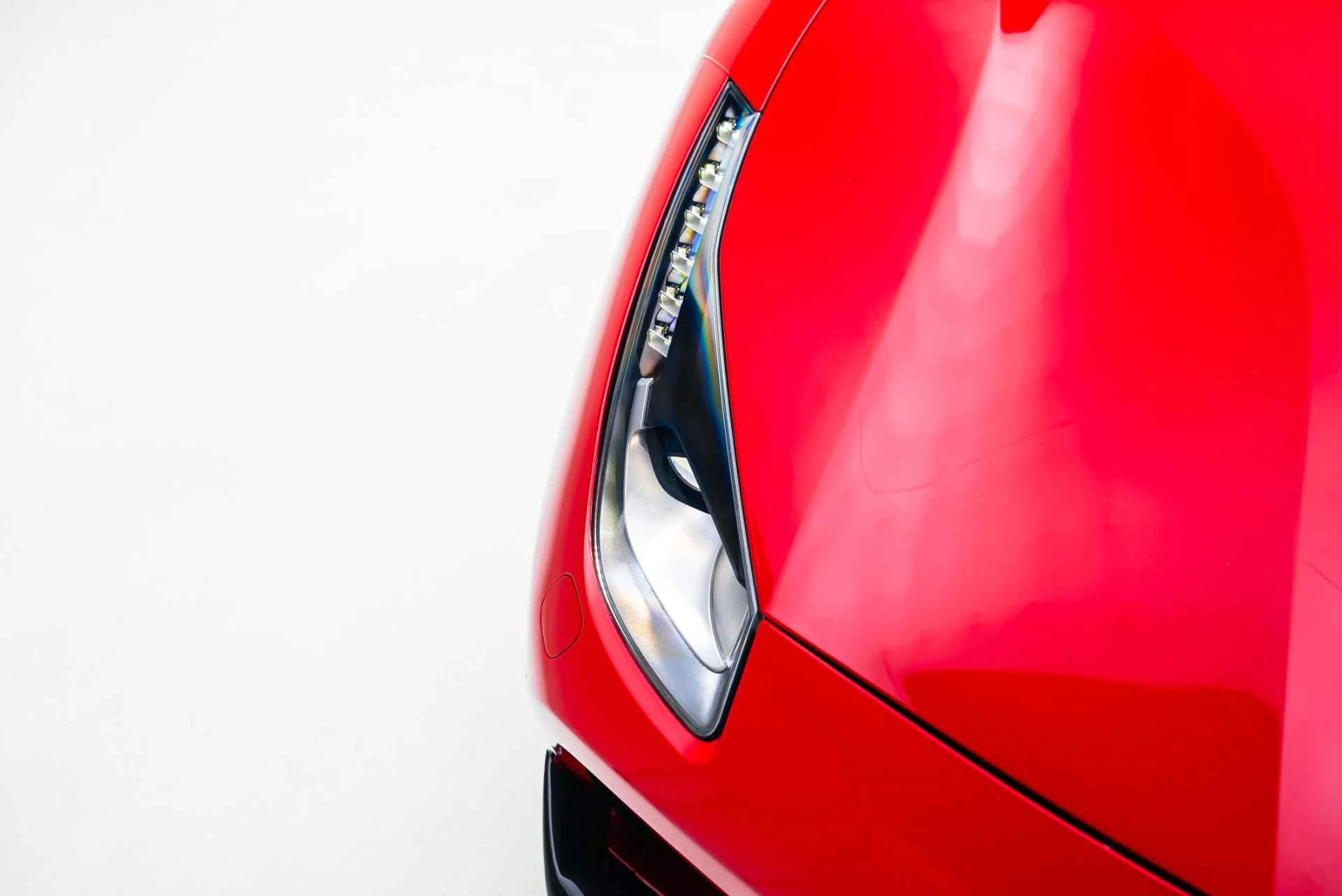 mph010_2343866270_Used_2018_Ferrari_488_GTB_1767046260_ecdcc96aac