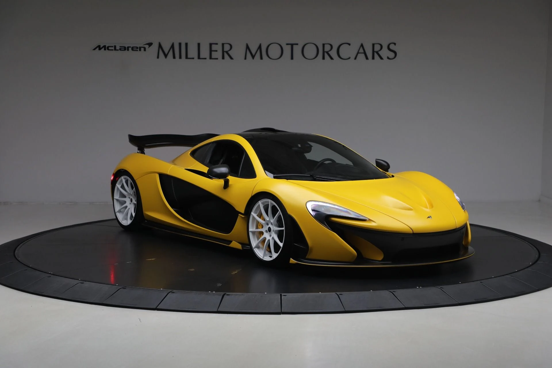 mph010_2347455408_Used_2015_Mc_Laren_P1_62ac75daf7