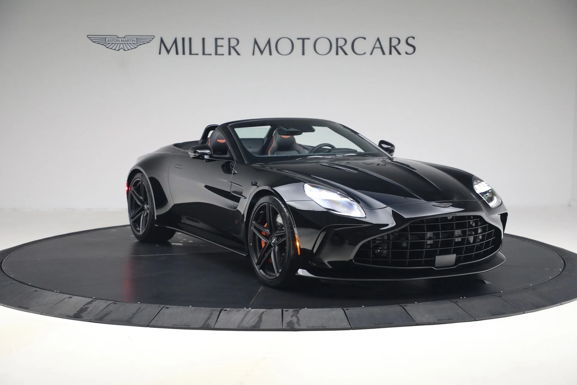 mph010_2352394741_New_2026_Aston_Martin_Vantage_S_Roadster_1790281816_0ecaea81c2