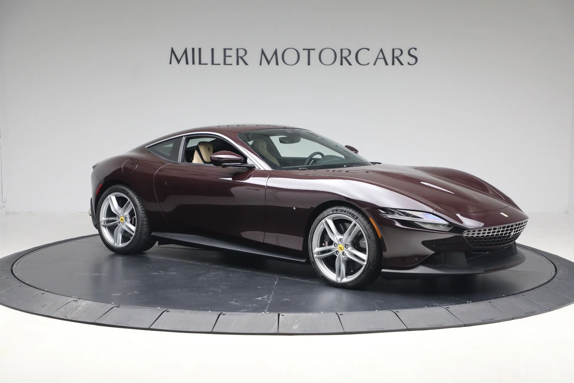 mph010_2354918381_Used_2023_Ferrari_Roma_1767375733_68049352c3
