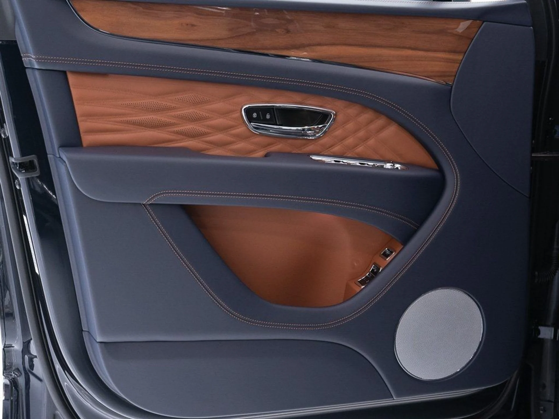 mph010_2358151616_35de556d9480d7c24d9cff73f44f72f4_e59522e6ac