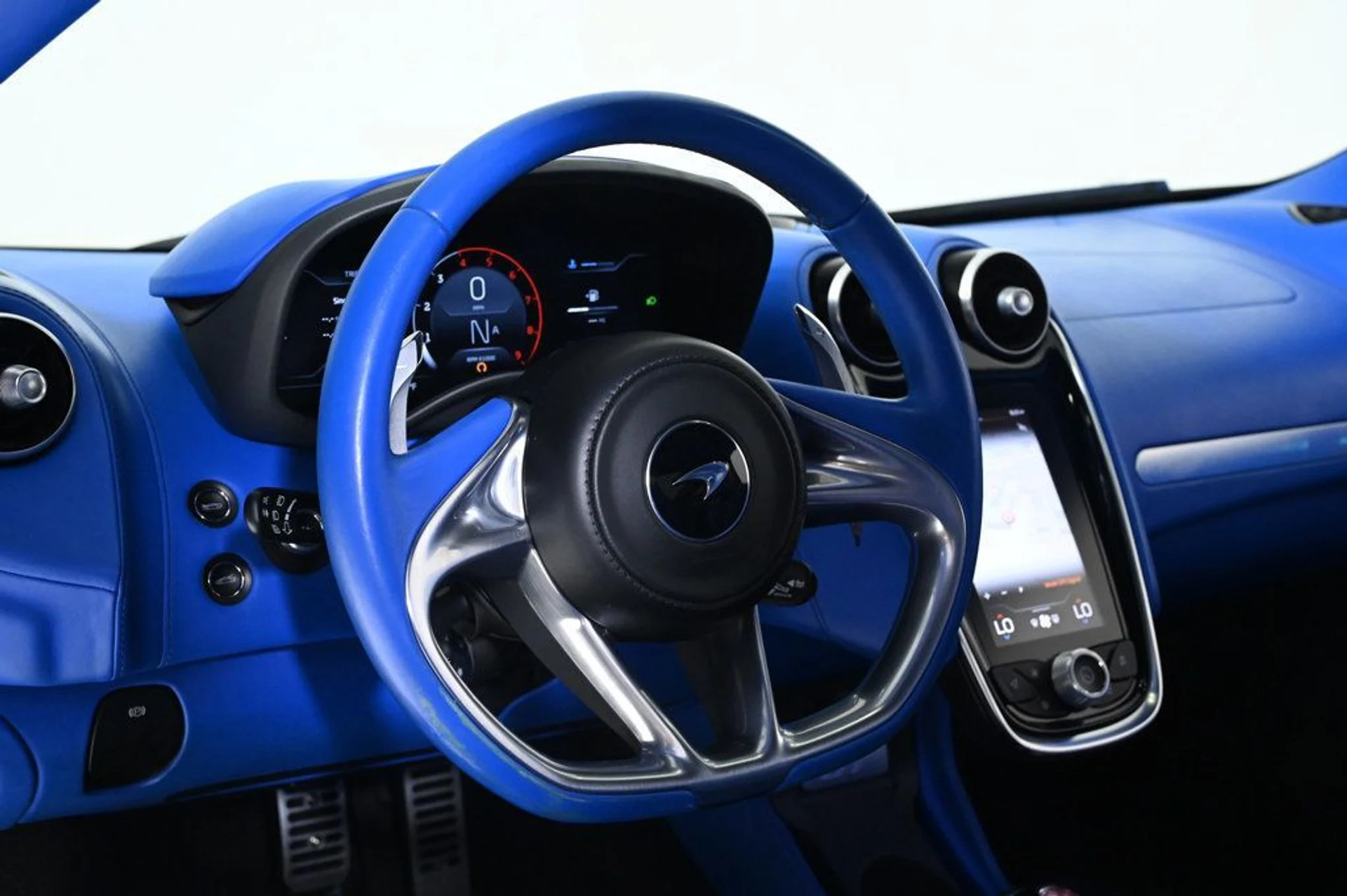 mph010_2359516343_used_2022_mclaren_gt_luxe_11350_22969993_10_1024_ba2289653b