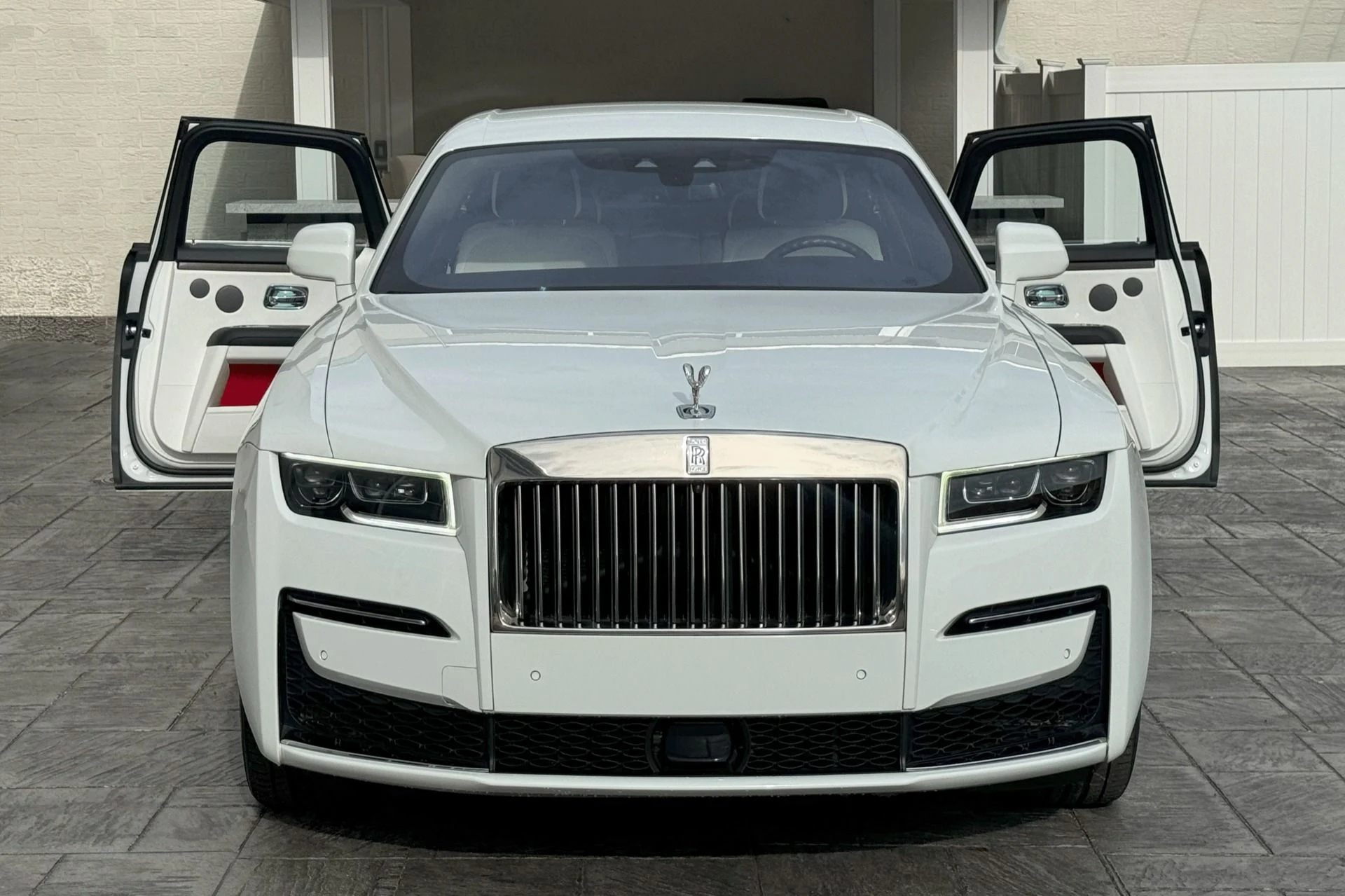 mph010_236414081_Used_2022_Rolls_Royce_Ghost_1751353922_a15824f03e