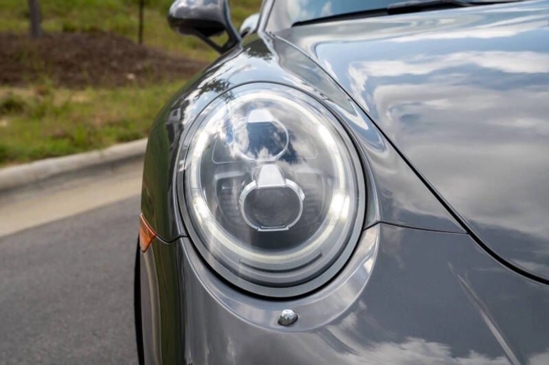 mph010_2366120112_2016_porsche_911_turbo_s_awd_2dr_coupe_029896d6a6