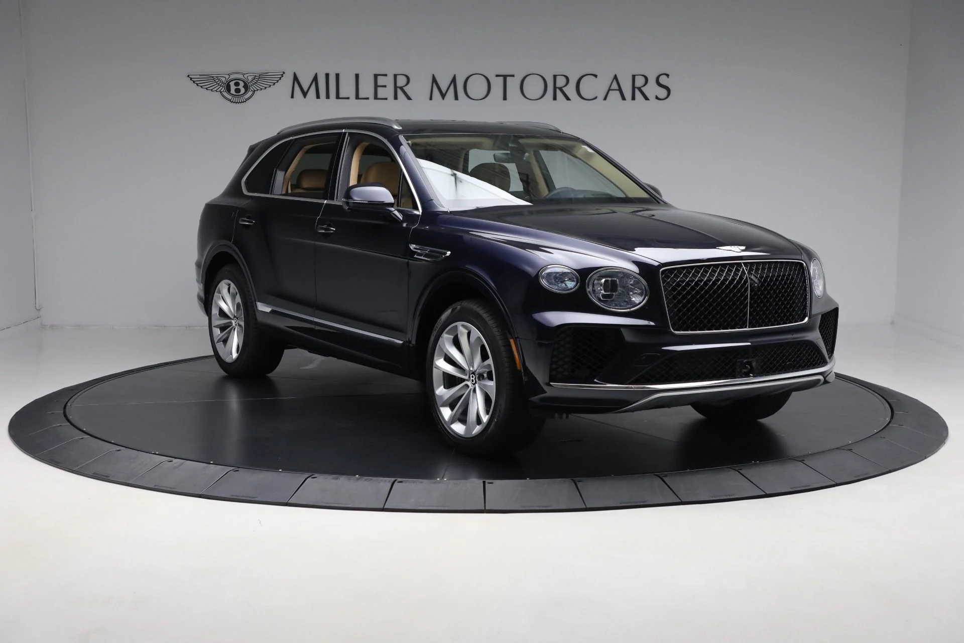 mph010_2372625976_New_2025_Bentley_Bentayga_V8_ba44ab5eb3