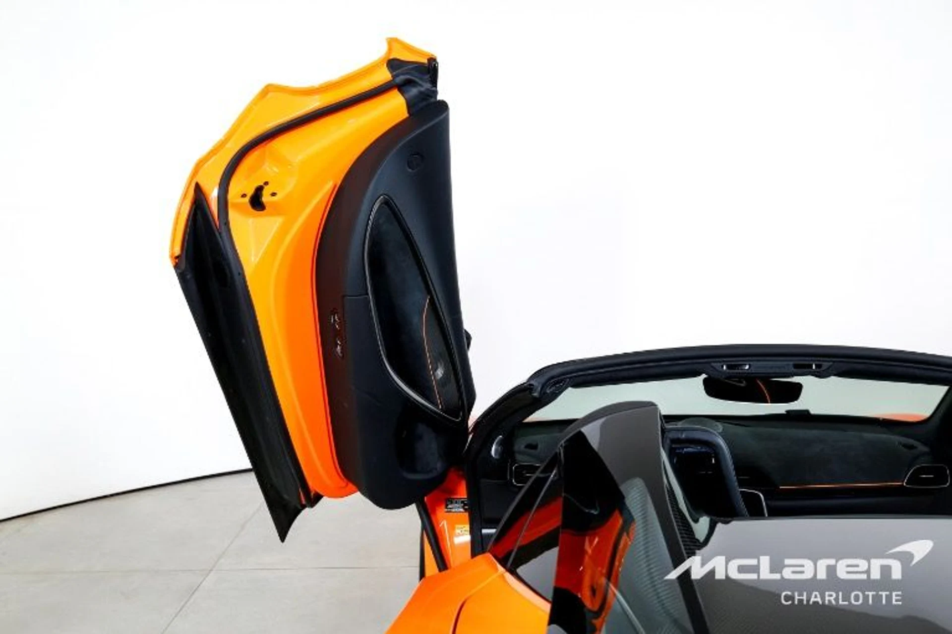 mph010_2374536202_Used_2025_Mc_Laren_Artura_Spider_5e83375d39