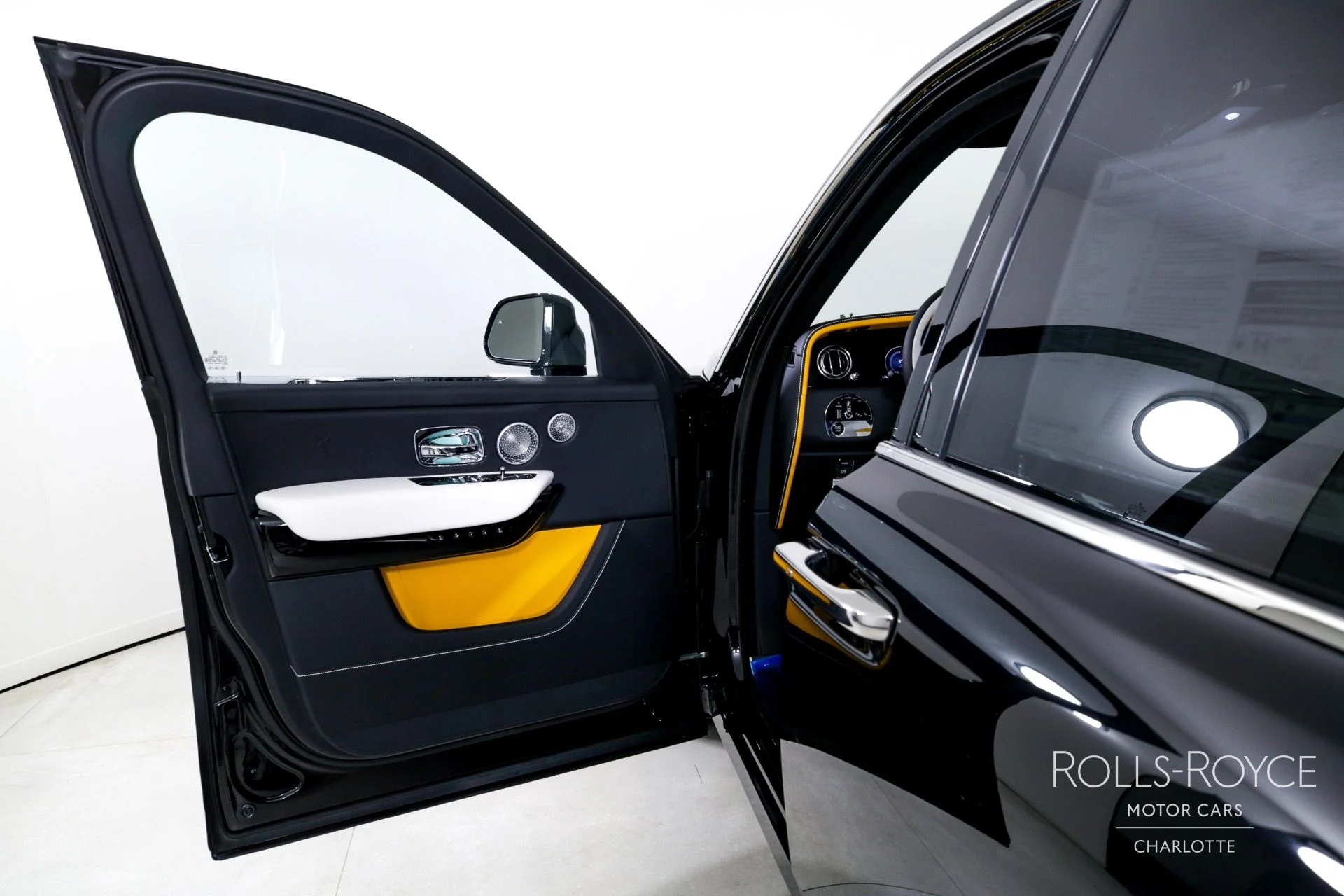 mph010_2383142070_Used_2025_Rolls_Royce_Cullinan_1746196138_34b54b3cfc