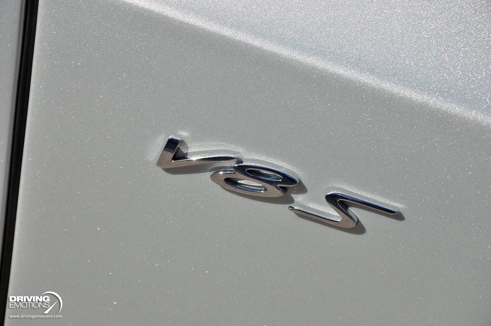 mph010_2383184417_886_p11_l_48c94174d5