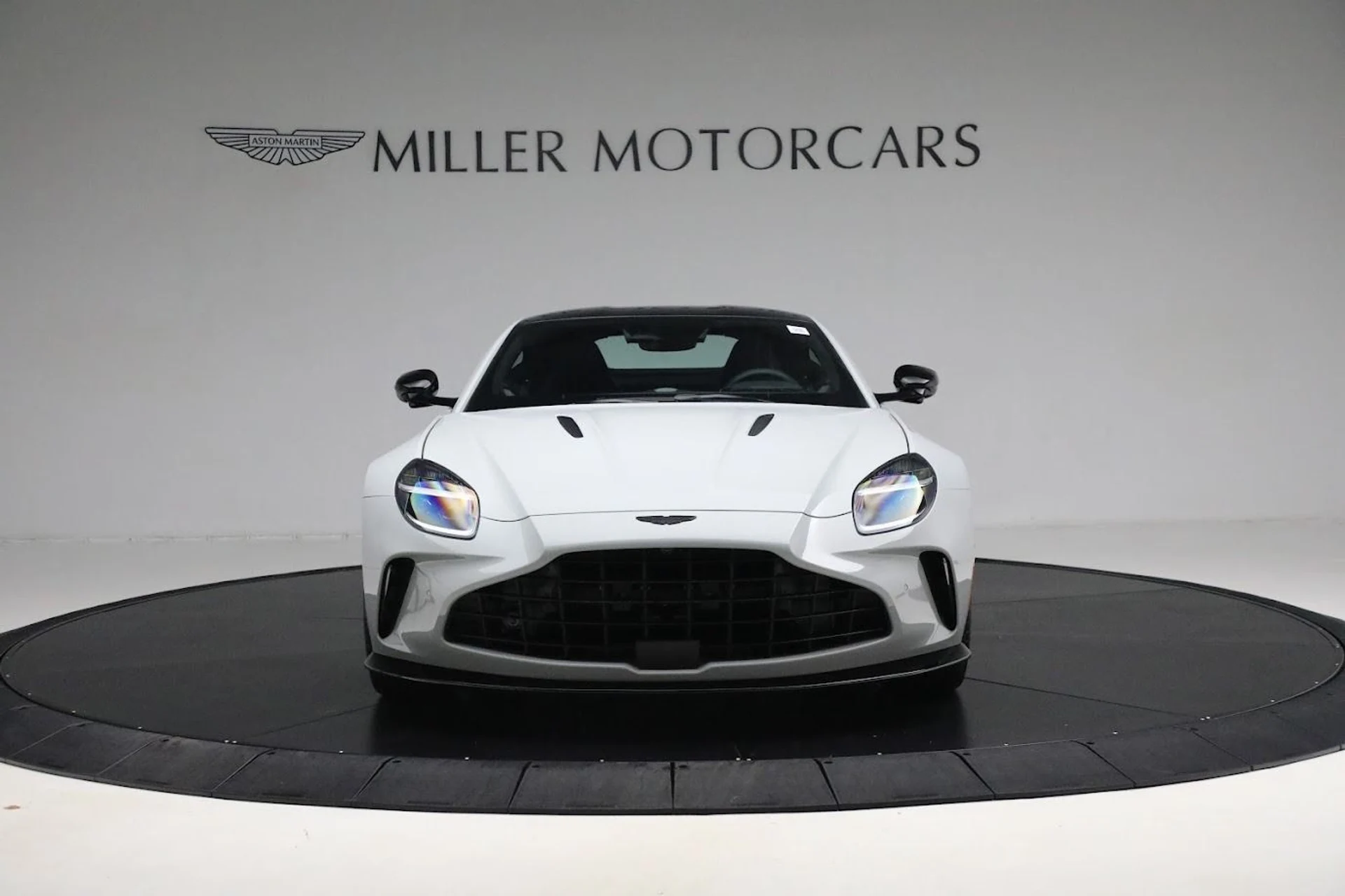 mph010_2385509778_New_2025_Aston_Martin_Vantage_78efcc0eda