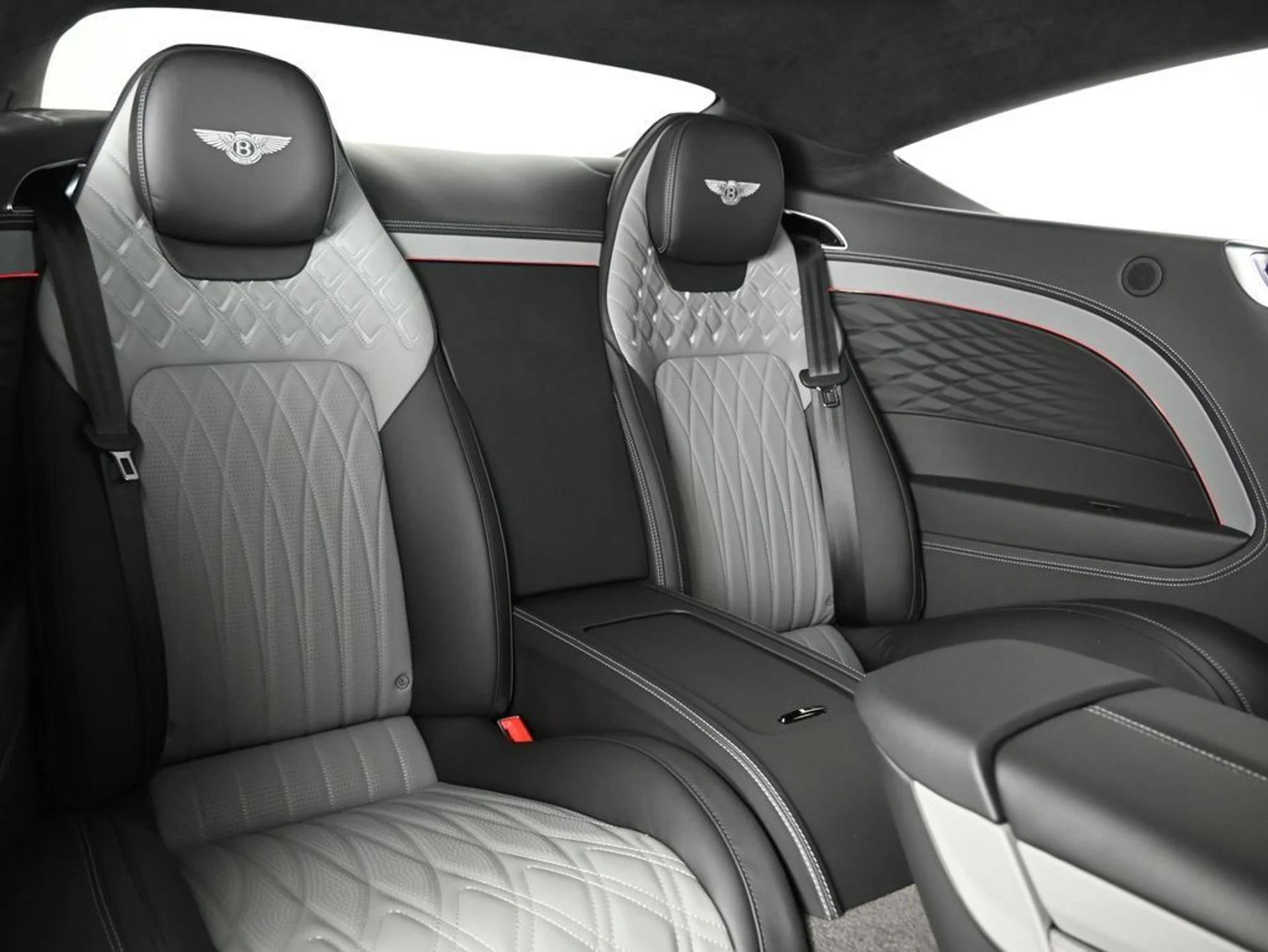 mph010_2386124310_a207b10de6c3c7172dc9ebfca120536b_241369682b