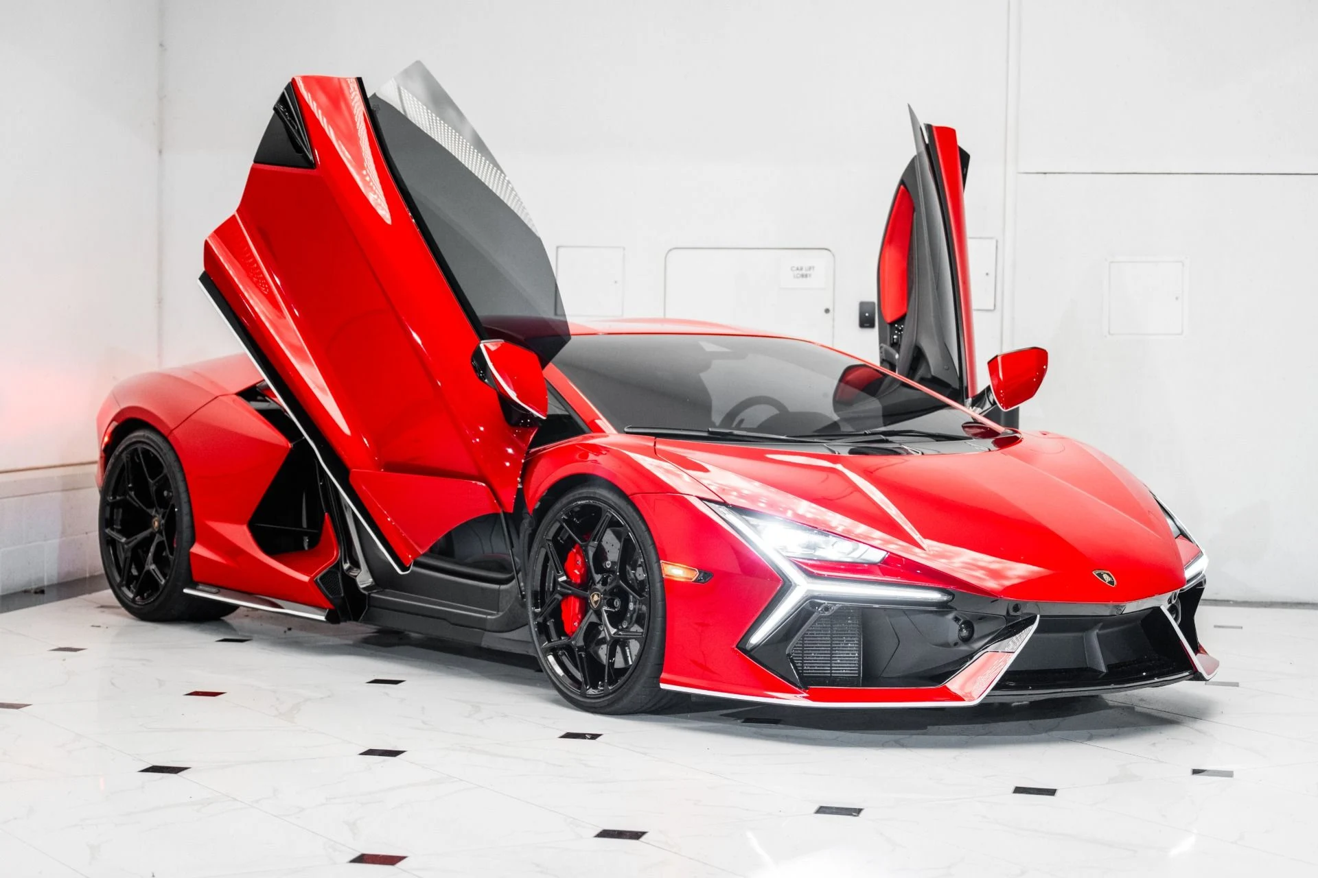 mph010_2388290587_Used_2024_Lamborghini_Revuelto_1755181683_8db6a180d4