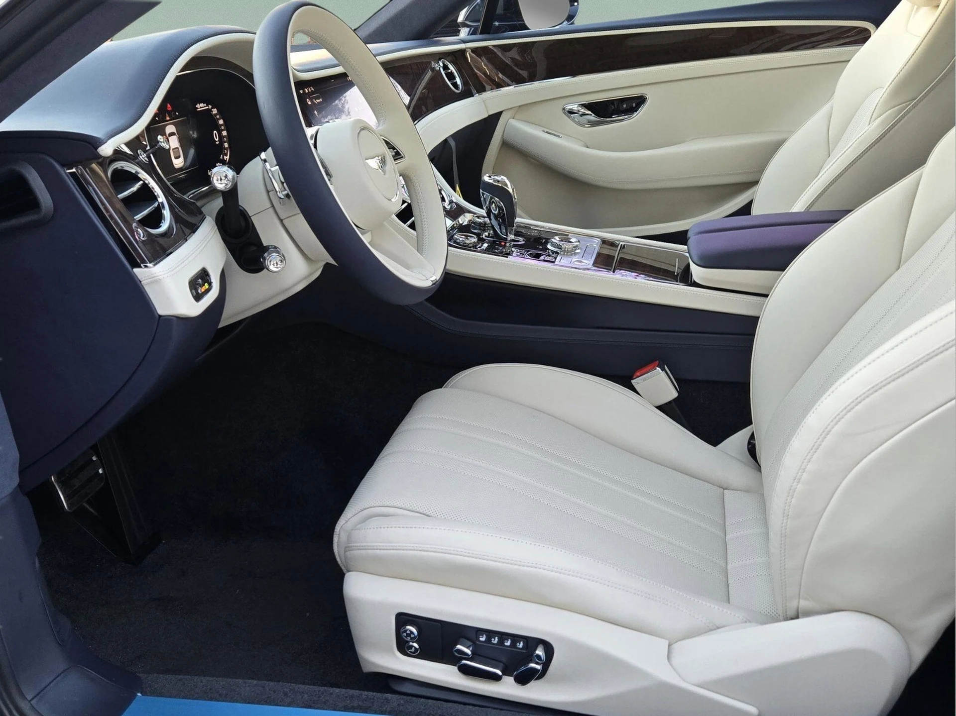 mph010_2398916610_9ed95dd64b3abd1a11fc771178a87fa0x_c7aeaebeab