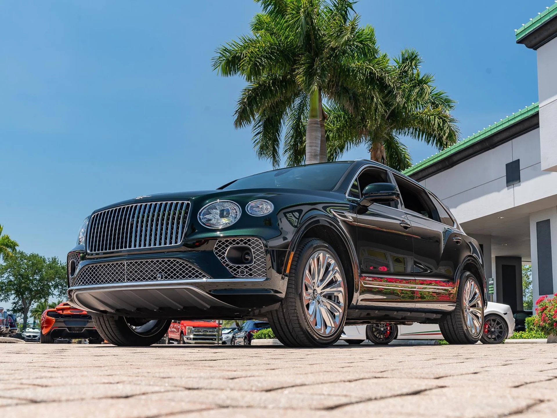 mph010_2406474751_Used_2023_Bentley_Bentayga_EWB_V8_1778364300_bb01c5d973