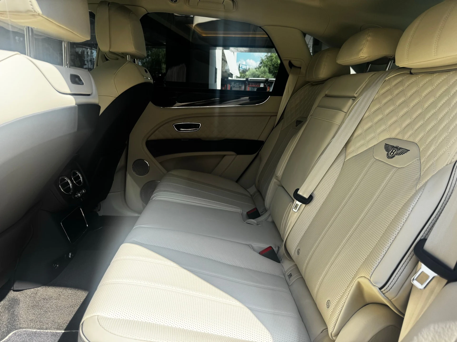 mph010_2406509356_image_11_3f2ae41067