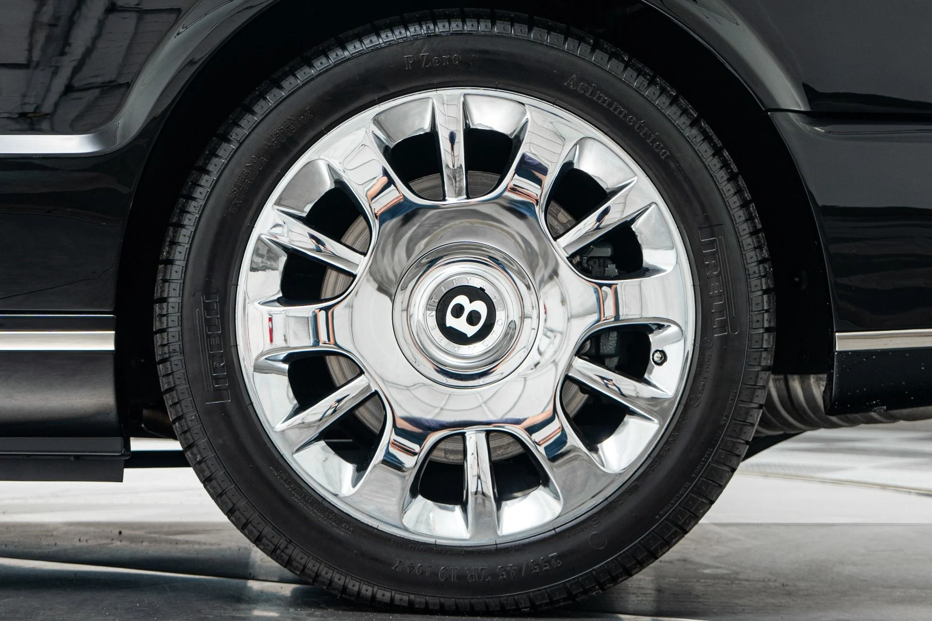 mph010_2420876311_Used_2009_Bentley_Azure_1776719869_22c0e62f39