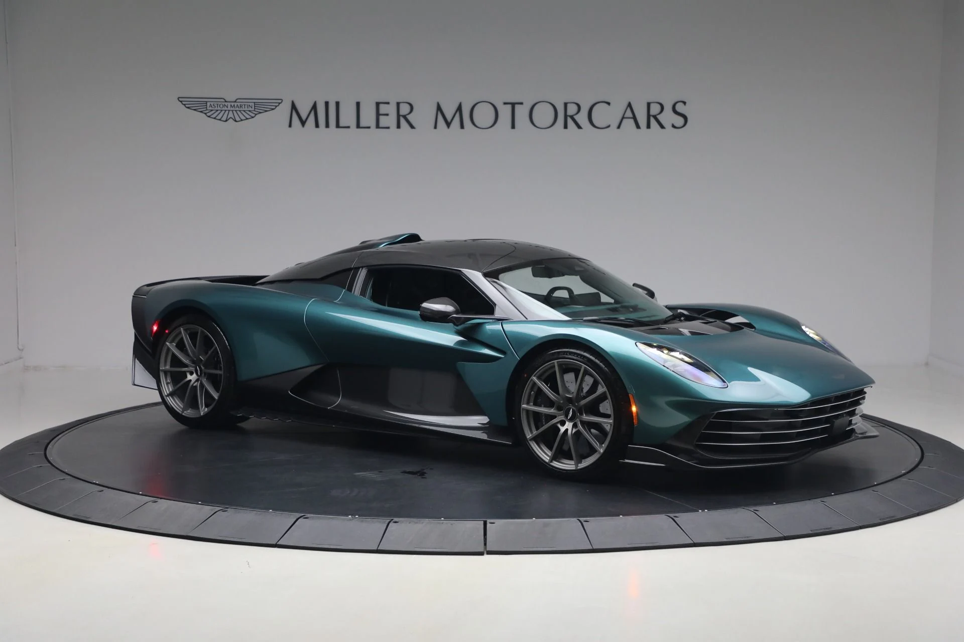 mph010_2430397537_New_2026_Aston_Martin_Valhalla_1779312473_e7cd864698