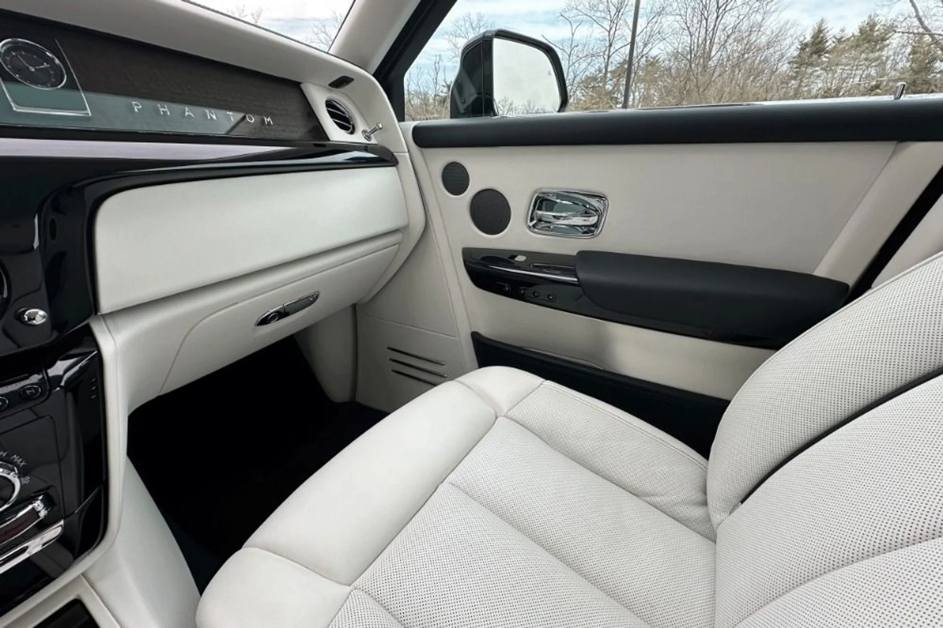 mph010_2432384889_Used_2023_Rolls_Royce_Phantom_1769430956_581e8a5032