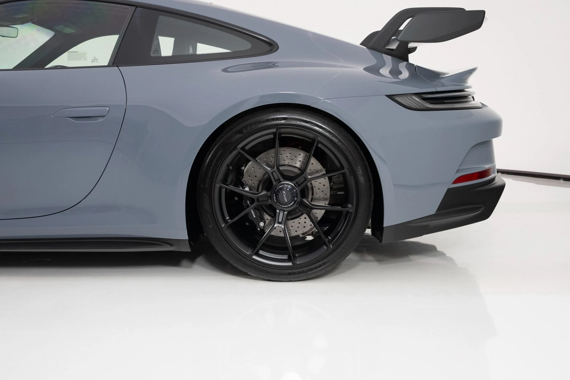 mph010_2434677314_Used_2024_Porsche_911_GT_3_1754347402_f4929be91d
