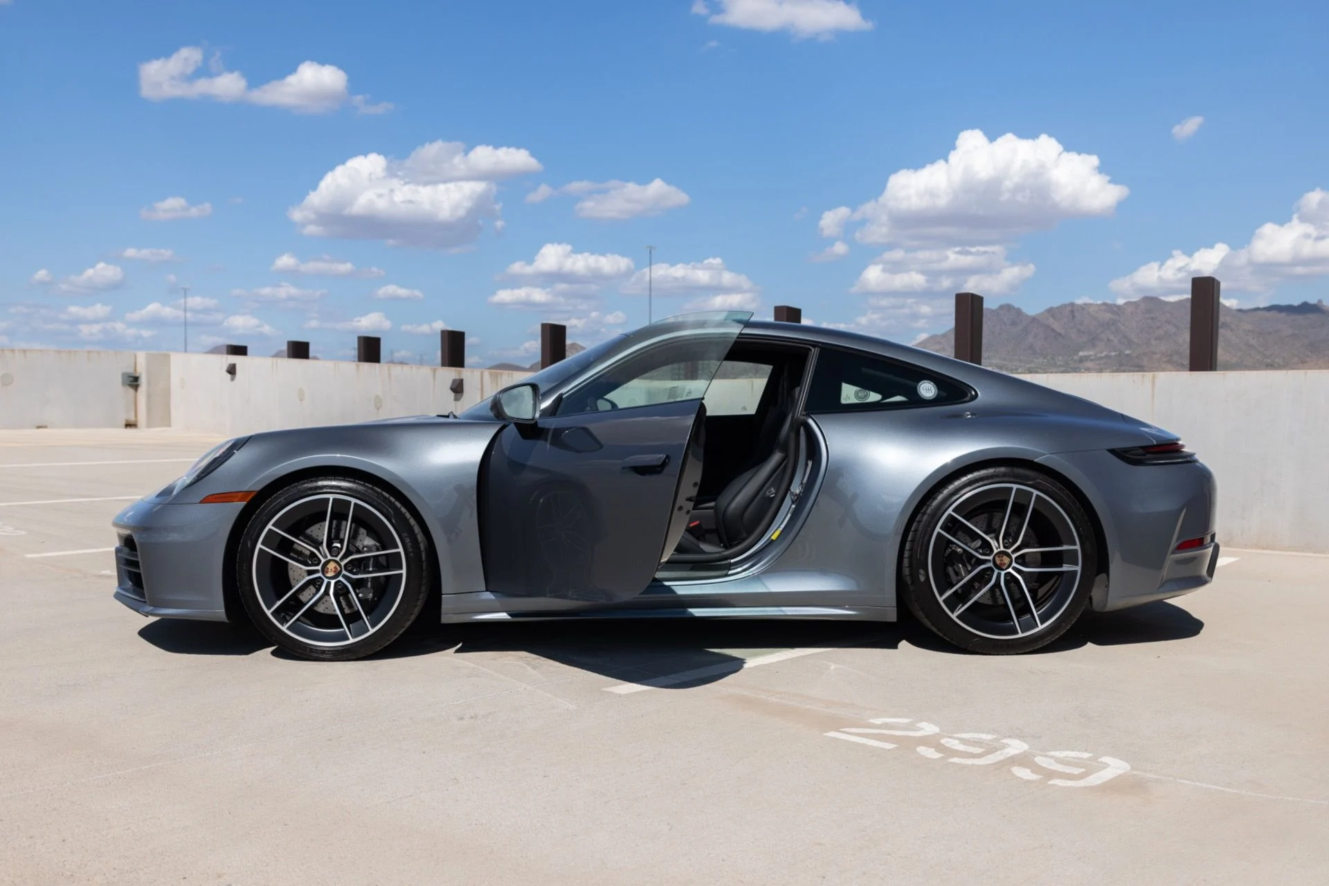 mph010_2441403105_Used_2025_Porsche_911_Carrera_T_1789434044_97614733e4